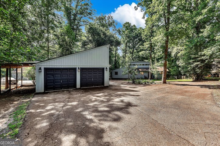 123 Forest Drive Property Photo 2