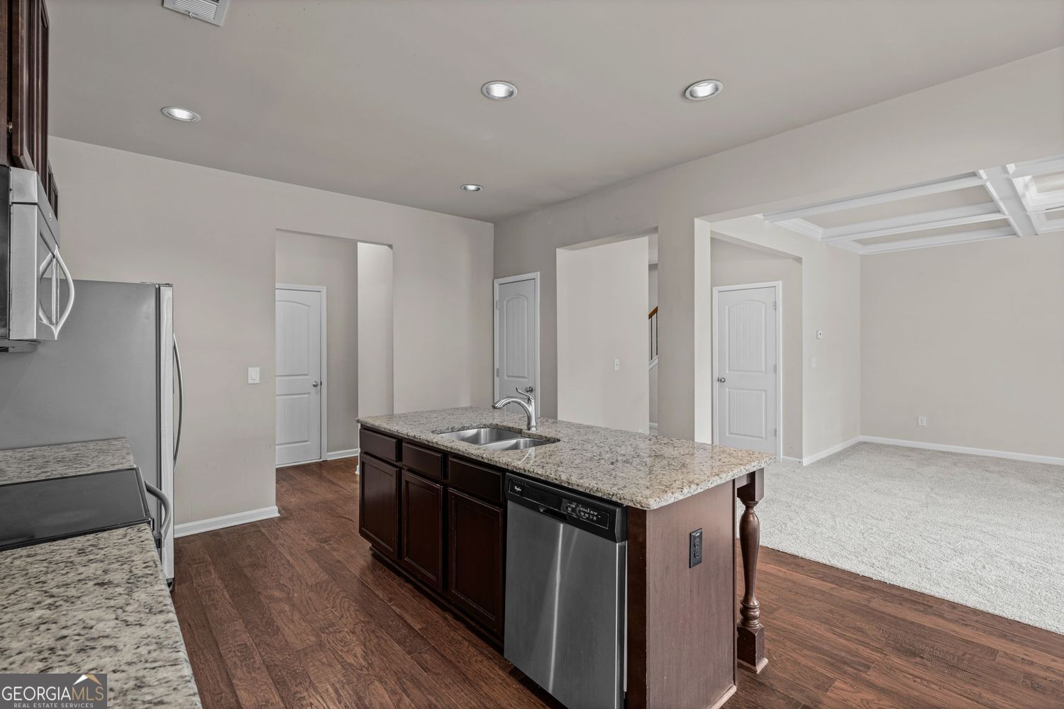 5343 Catrina Way Property Photo 15