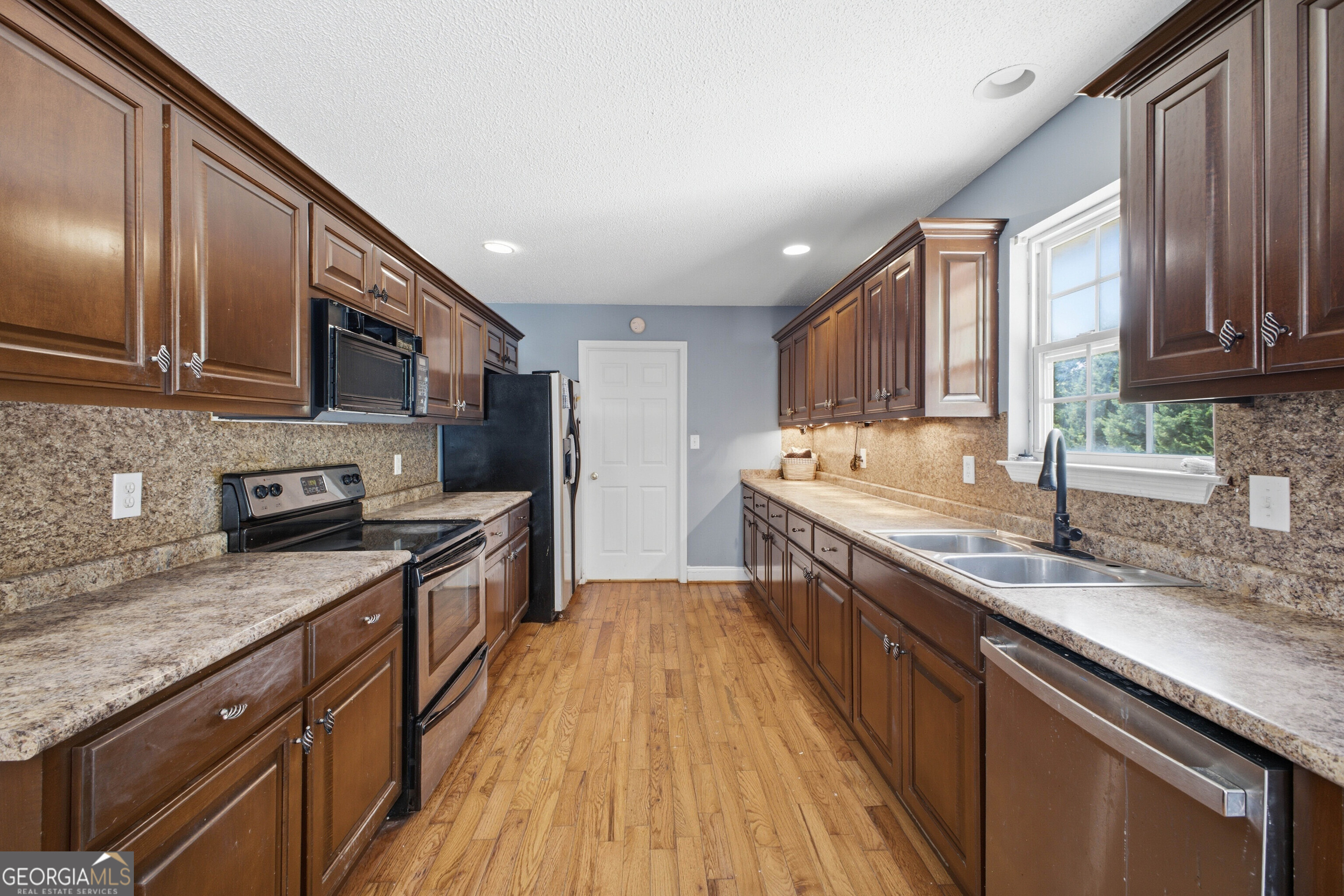 201 Briarwood Circle Property Photo 10