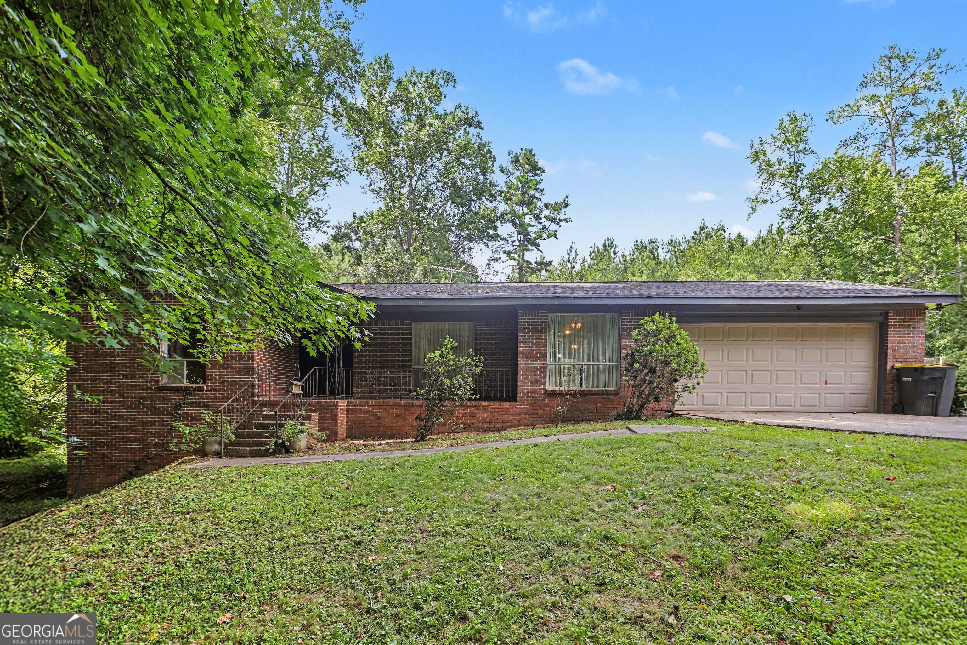 779 Pinehurst Drive Property Photo 2