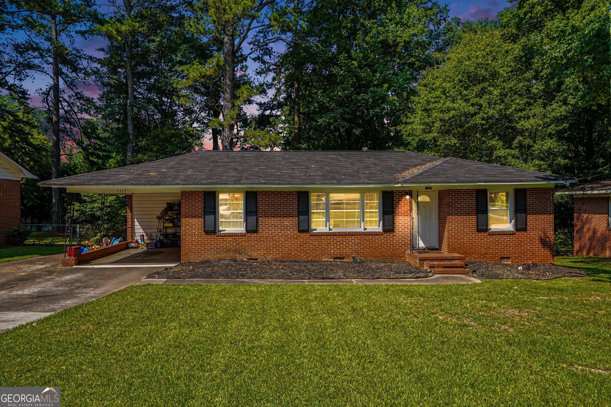 1337 Greenview Drive Property Photo 2
