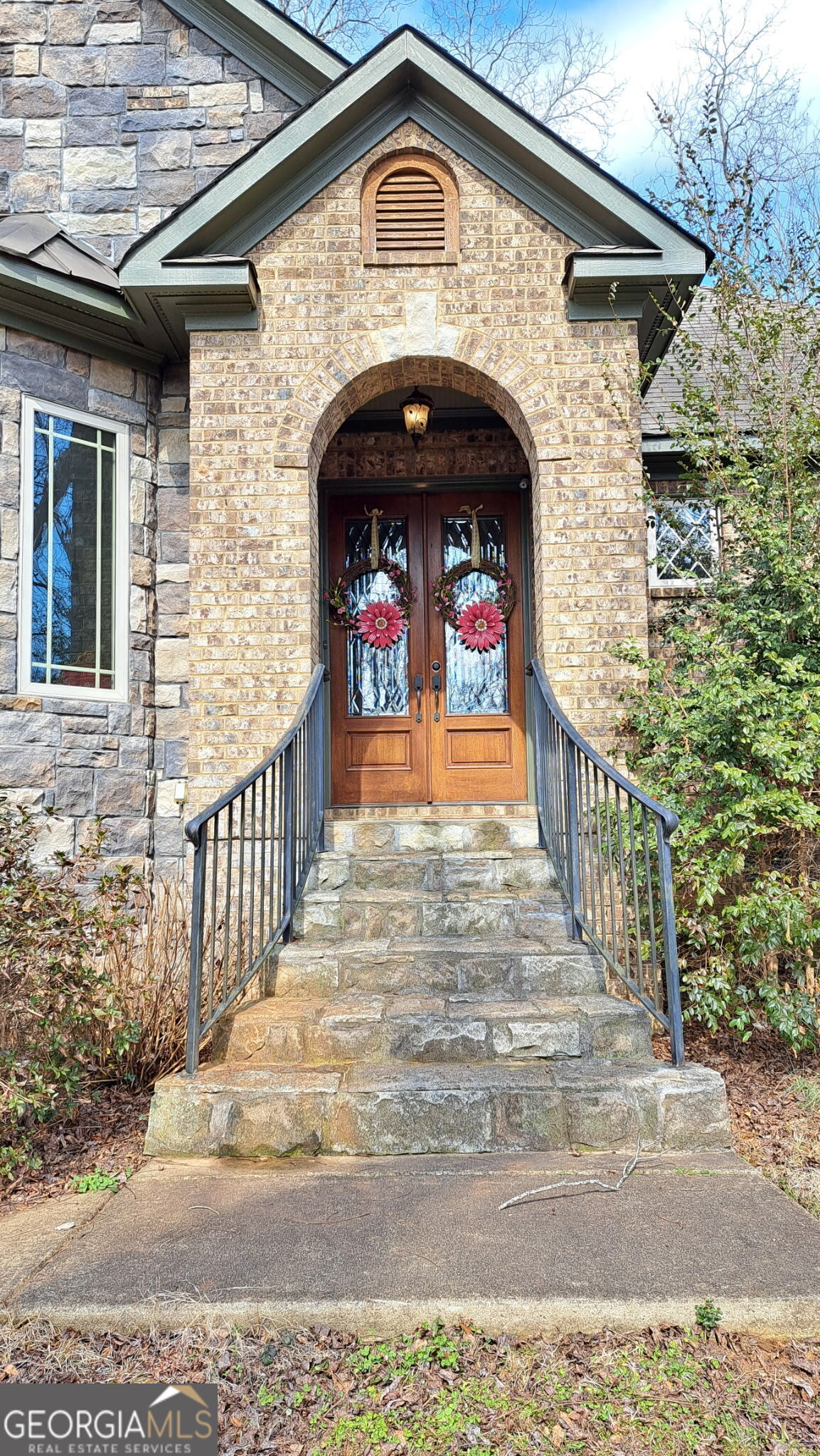 285 Pine Drive Property Photo 1