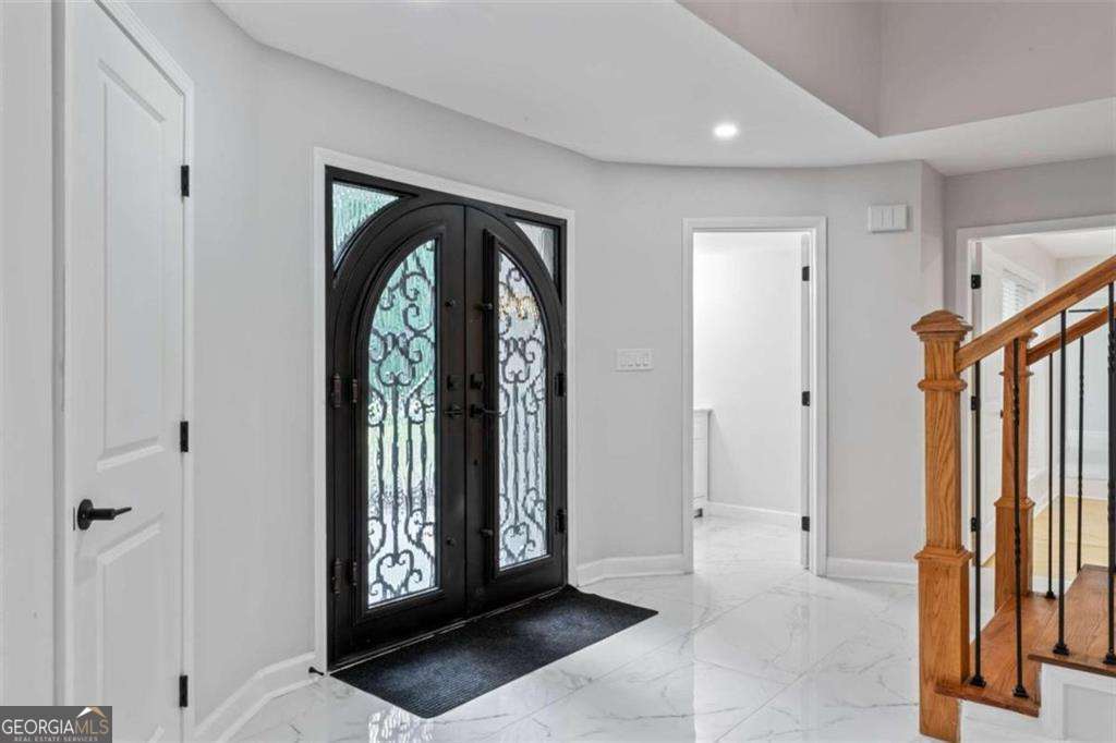 2023 Stoneleigh Drive Property Photo 11