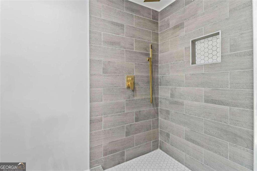 2023 Stoneleigh Drive Property Photo 22