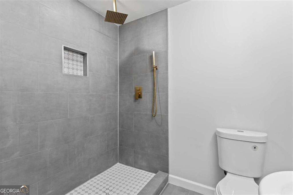 2023 Stoneleigh Drive Property Photo 23