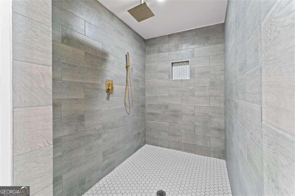 2023 Stoneleigh Drive Property Photo 28