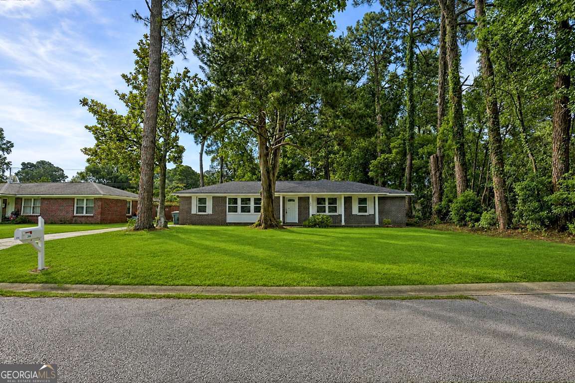 206 Paradise Drive Property Photo 3