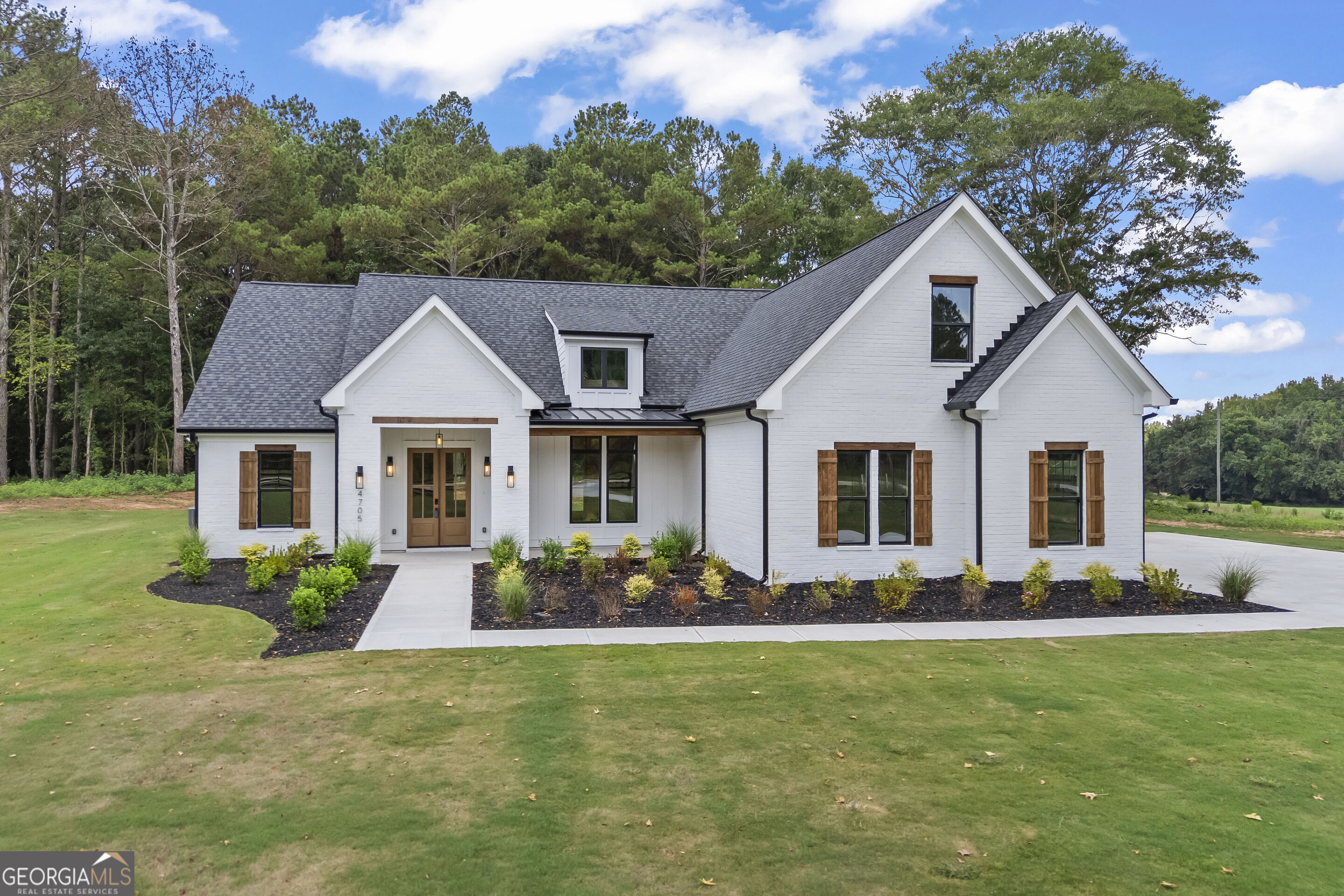 4705 H D Atha Road Property Photo 1