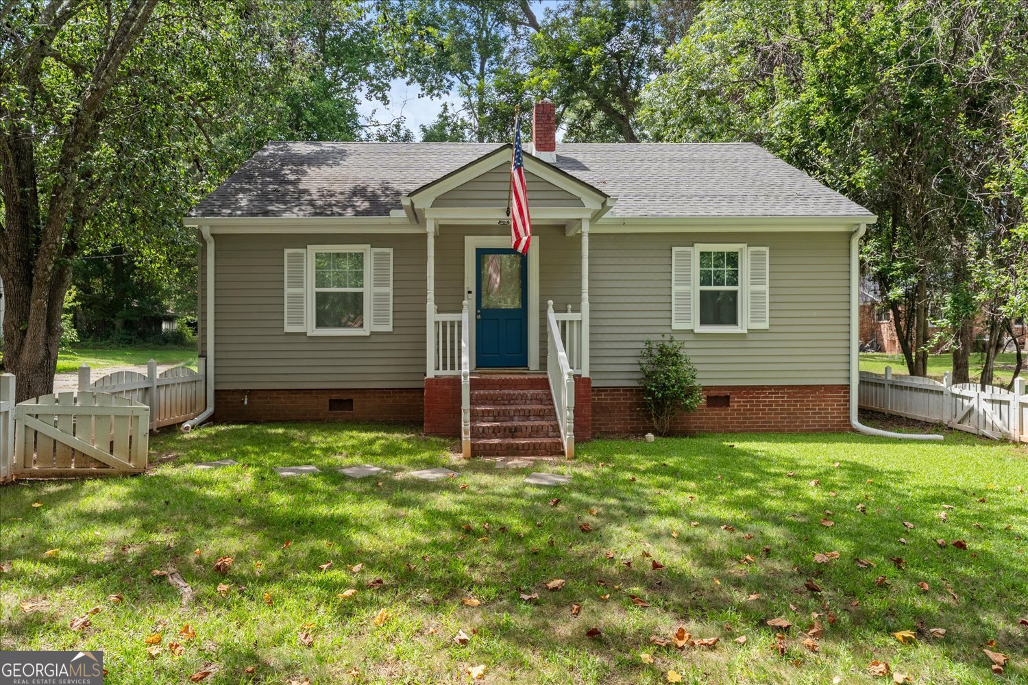 102 Oak Street Property Photo 1