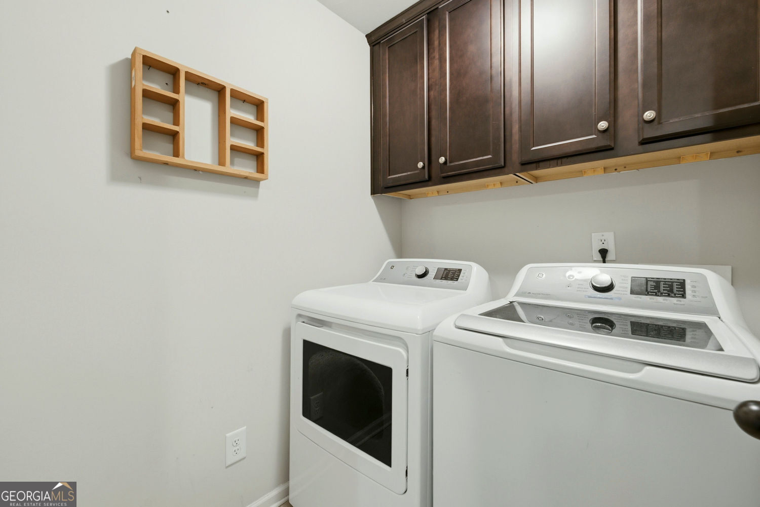 905 Maple Creek Court Property Photo 16