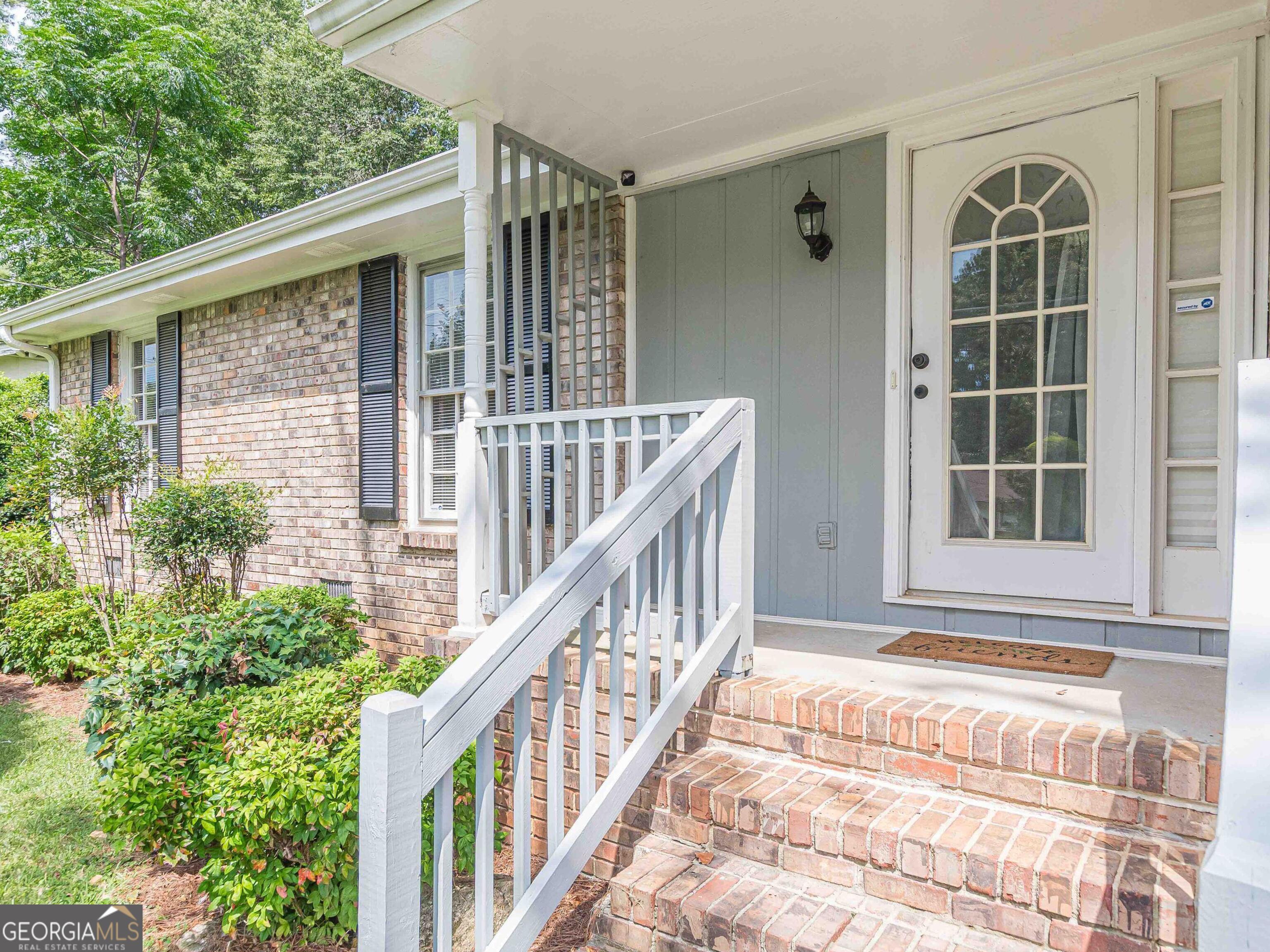 2521 Country Club Drive Property Photo 1