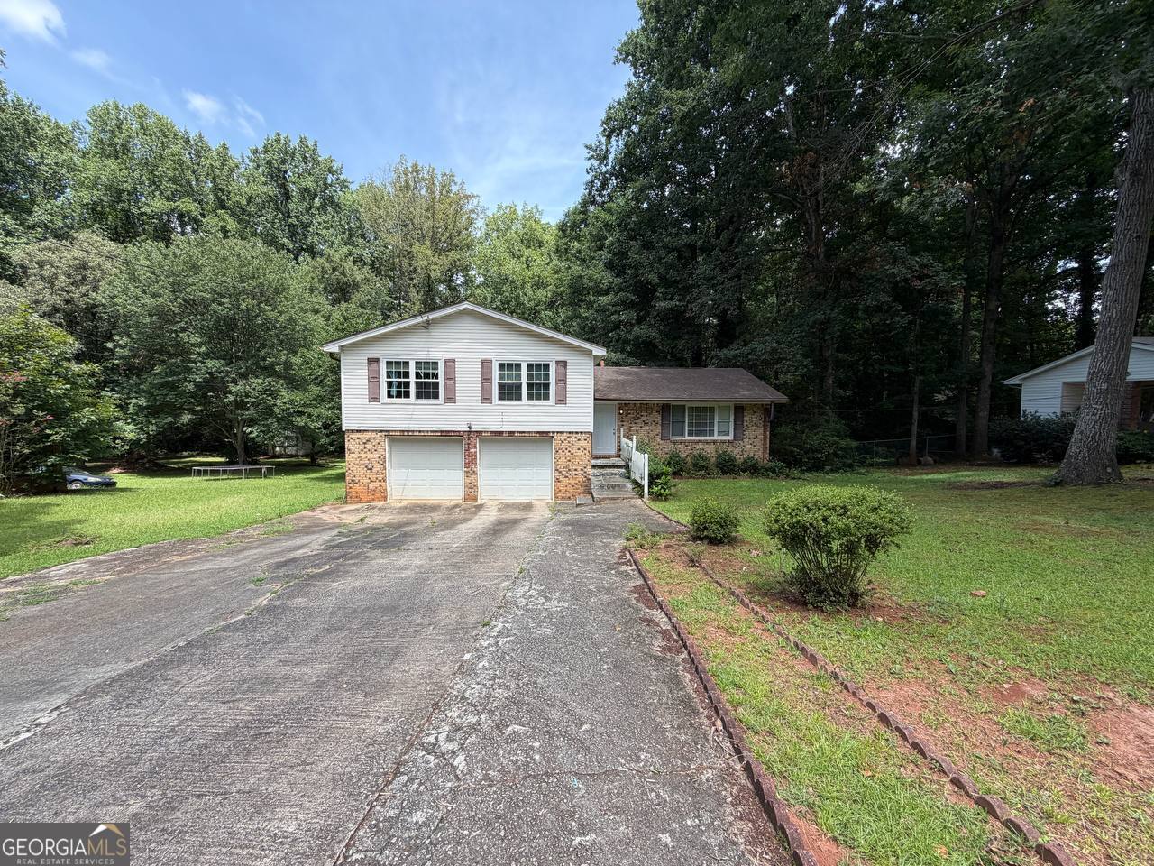 221 Lucan Way Property Photo 1