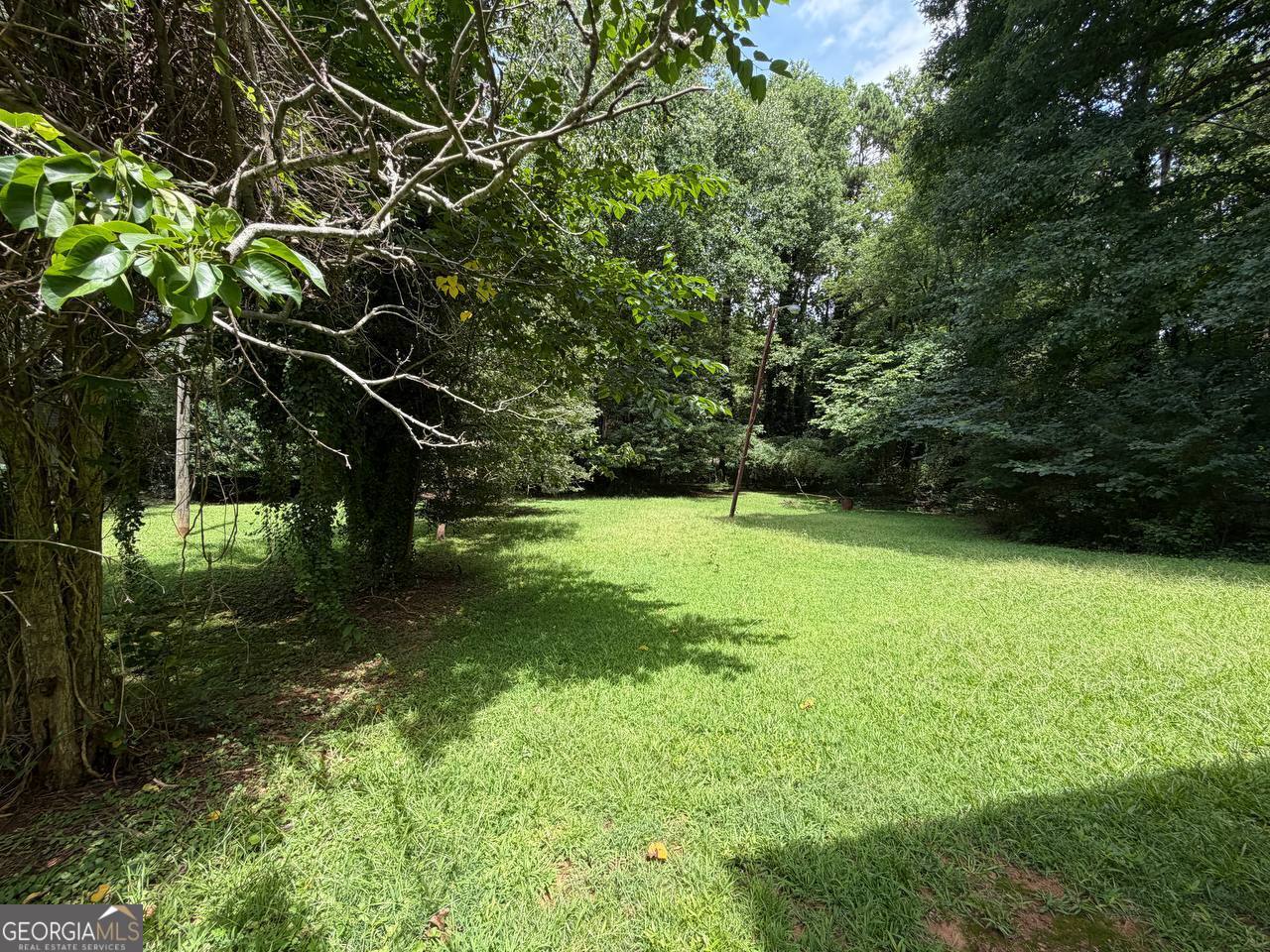 221 Lucan Way Property Photo 8