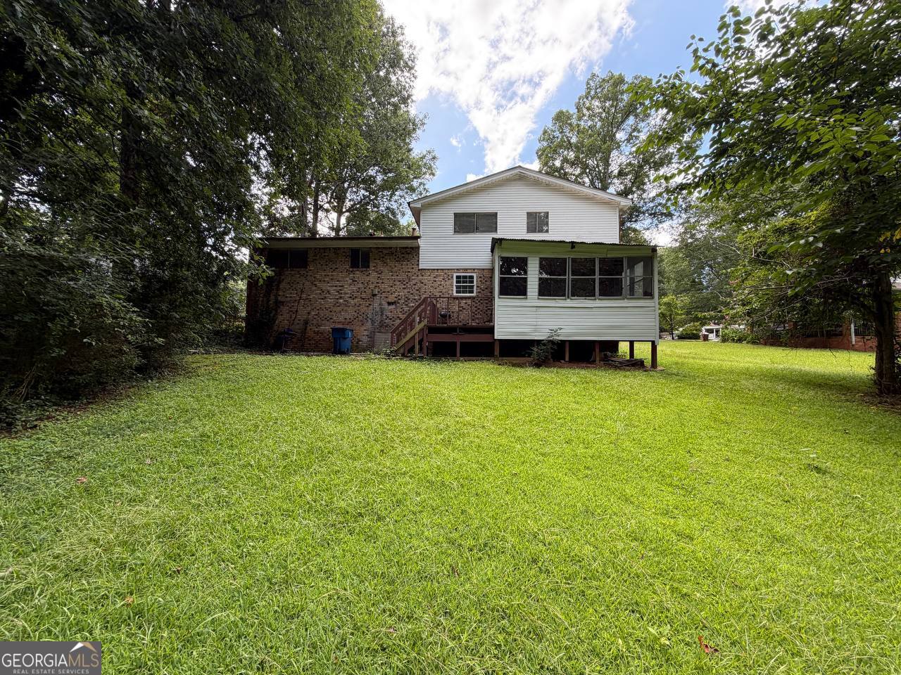 221 Lucan Way Property Photo 11