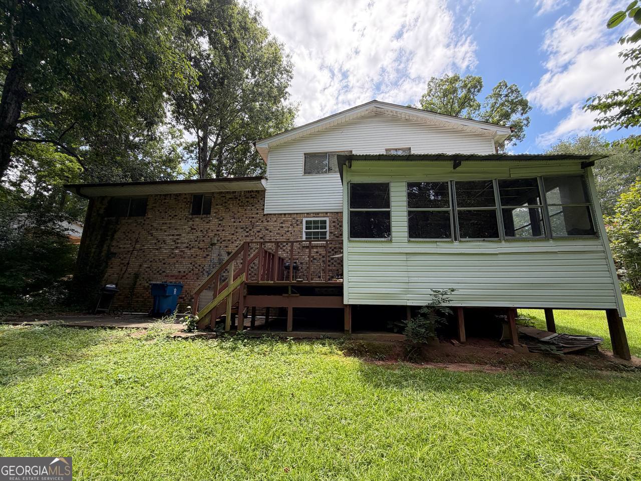 221 Lucan Way Property Photo 12