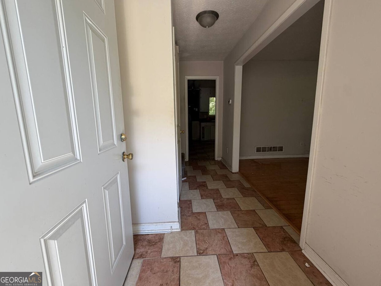 221 Lucan Way Property Photo 22