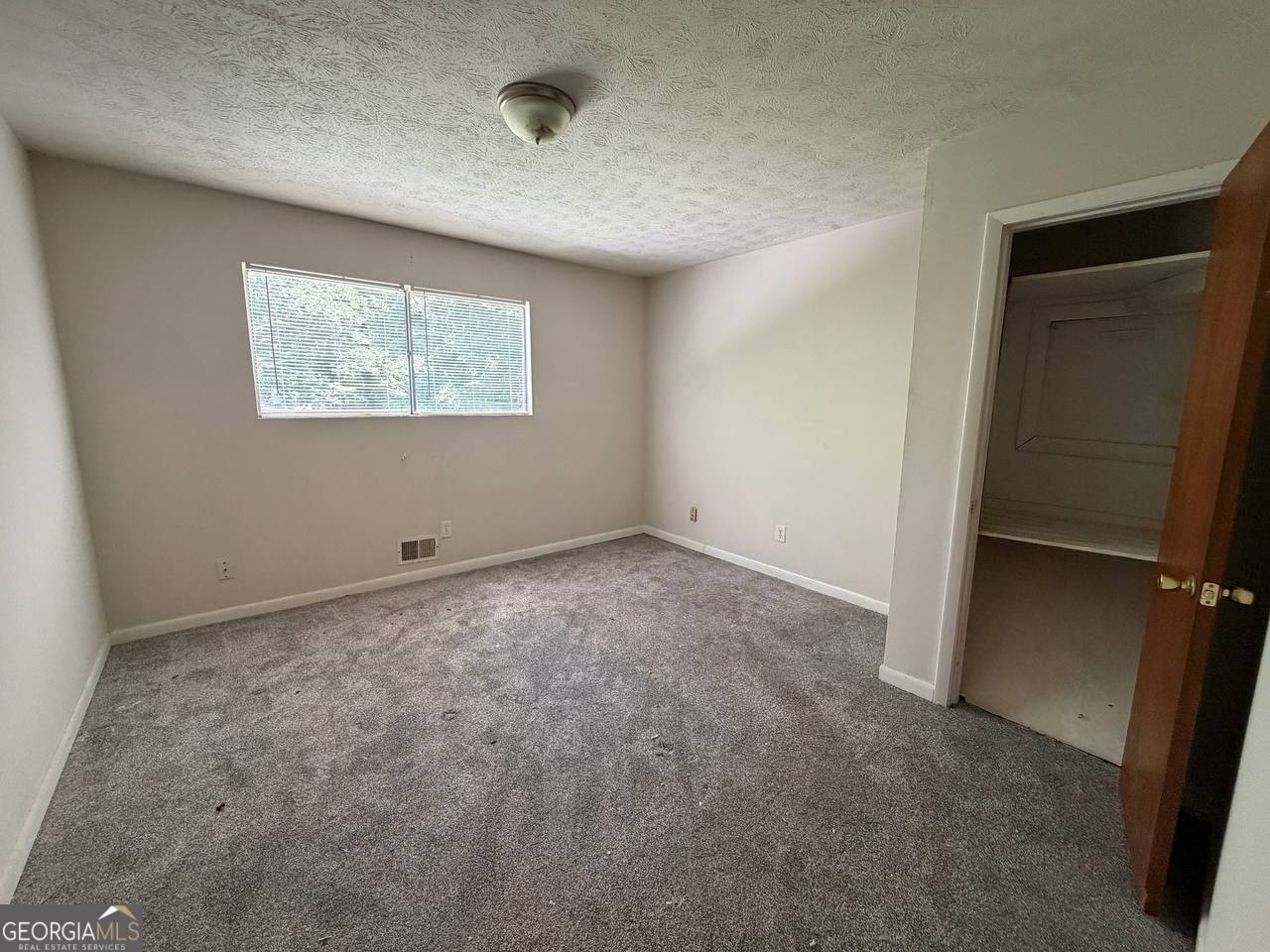 221 Lucan Way Property Photo 24