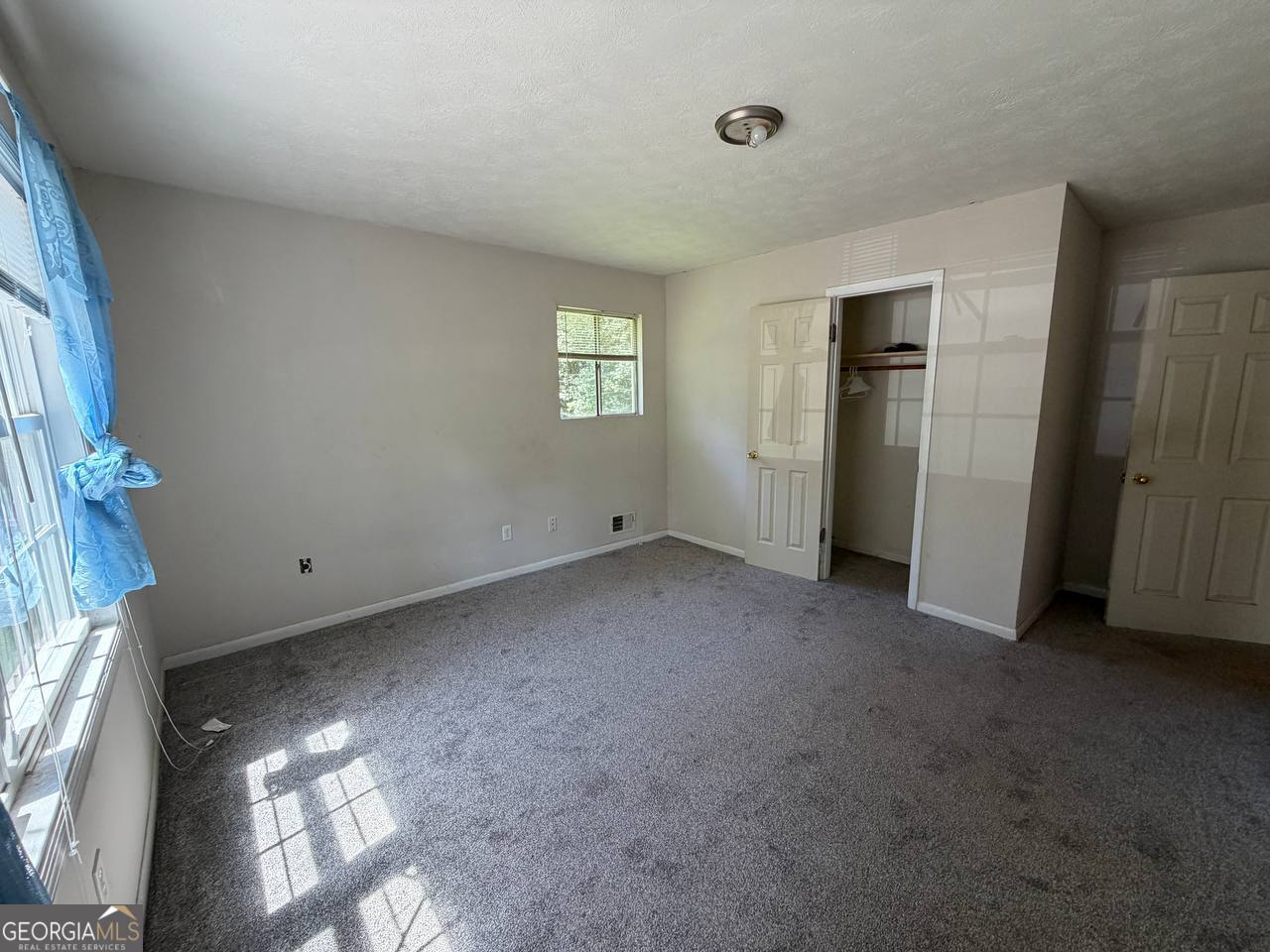 221 Lucan Way Property Photo 34