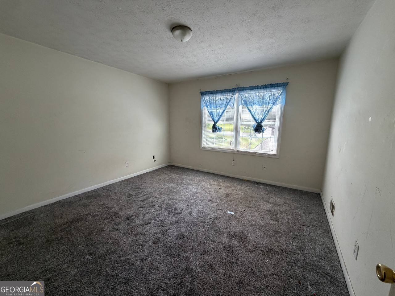 221 Lucan Way Property Photo 37