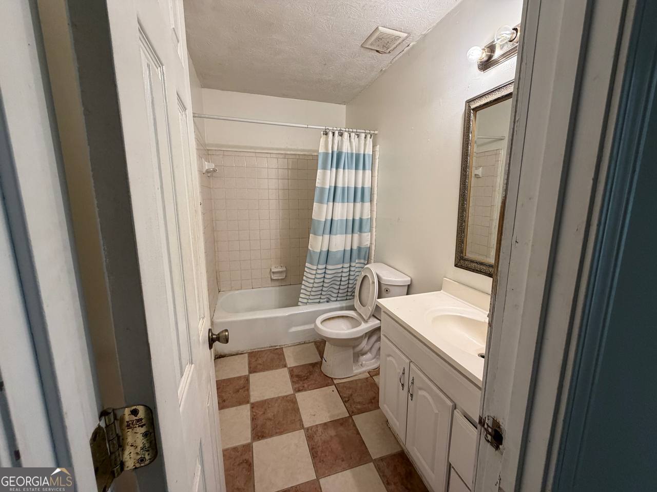 221 Lucan Way Property Photo 41