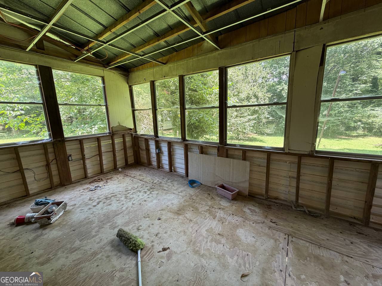 221 Lucan Way Property Photo 44