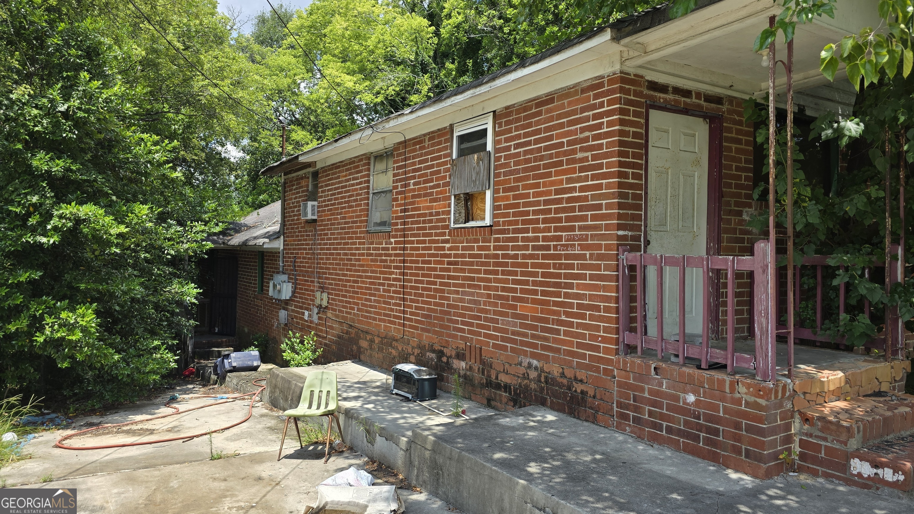 527 Moseley Avenue Property Photo 3