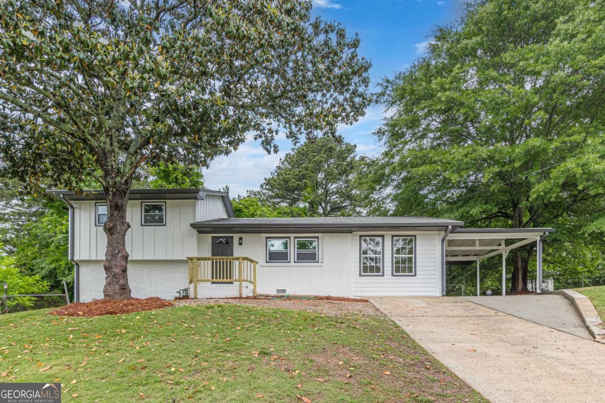 8285 Hemlock Drive