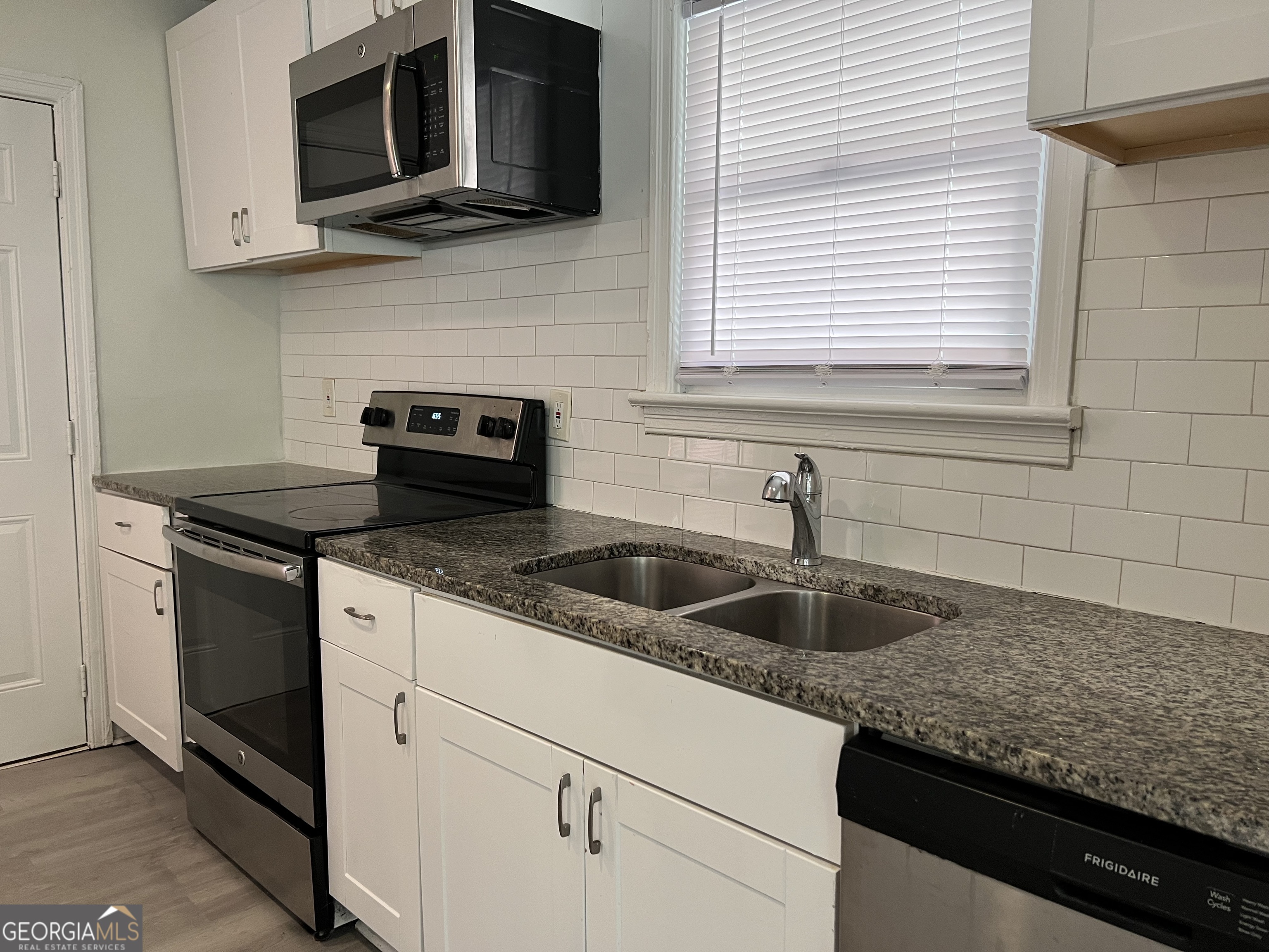 2153 Burroughs Avenue Se Property Photo 2