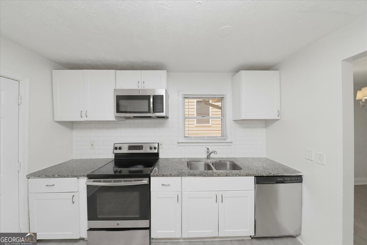 2153 Burroughs Avenue Se Property Photo 4