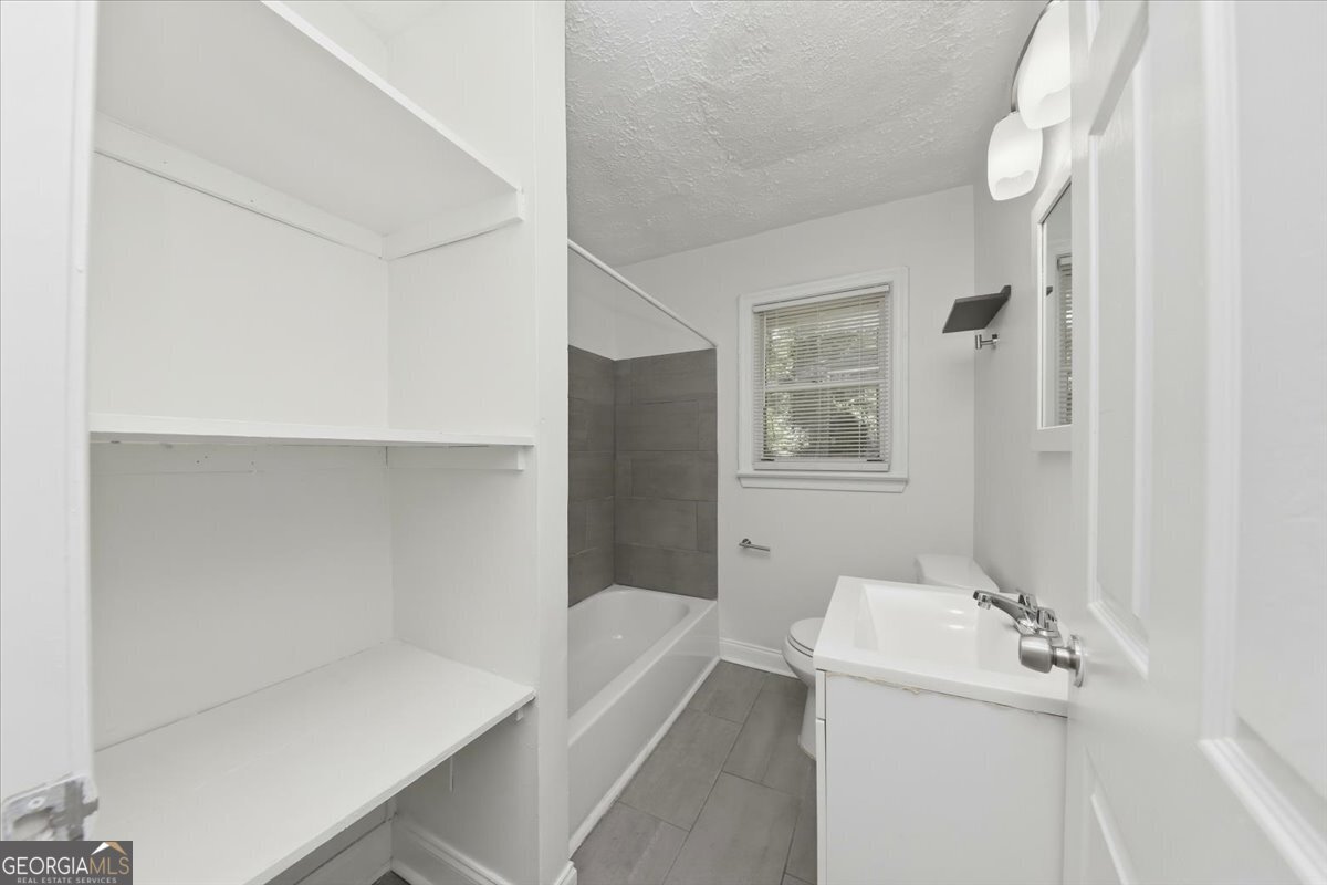 2153 Burroughs Avenue Se Property Photo 17