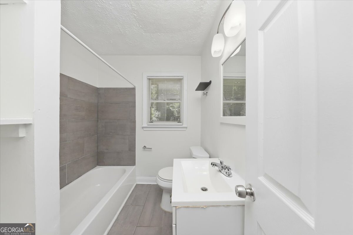 2153 Burroughs Avenue Se Property Photo 18