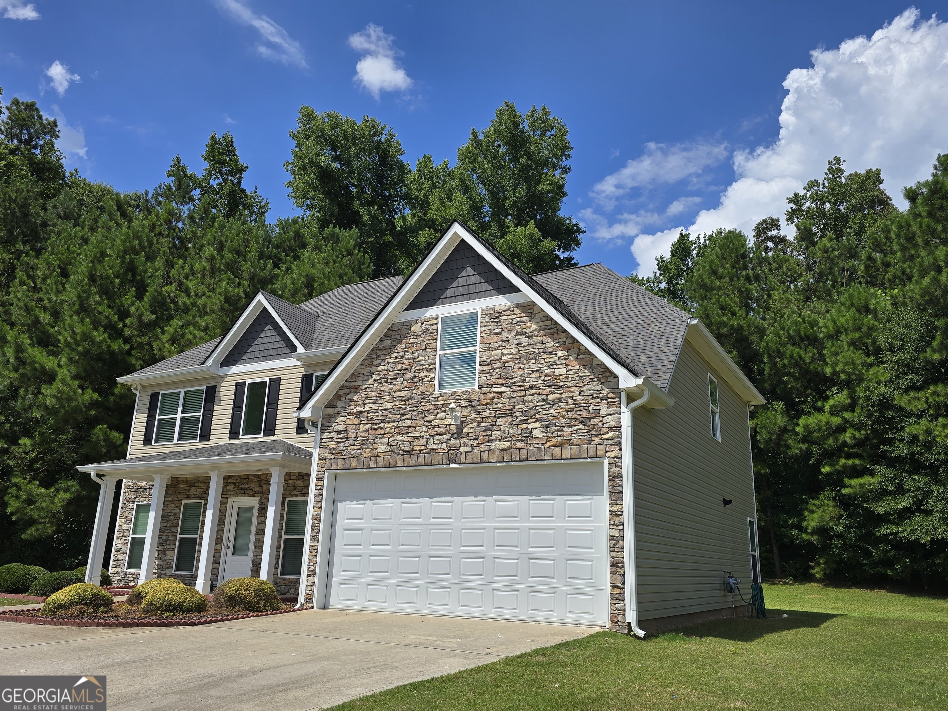 105 Boston Court Property Photo 3