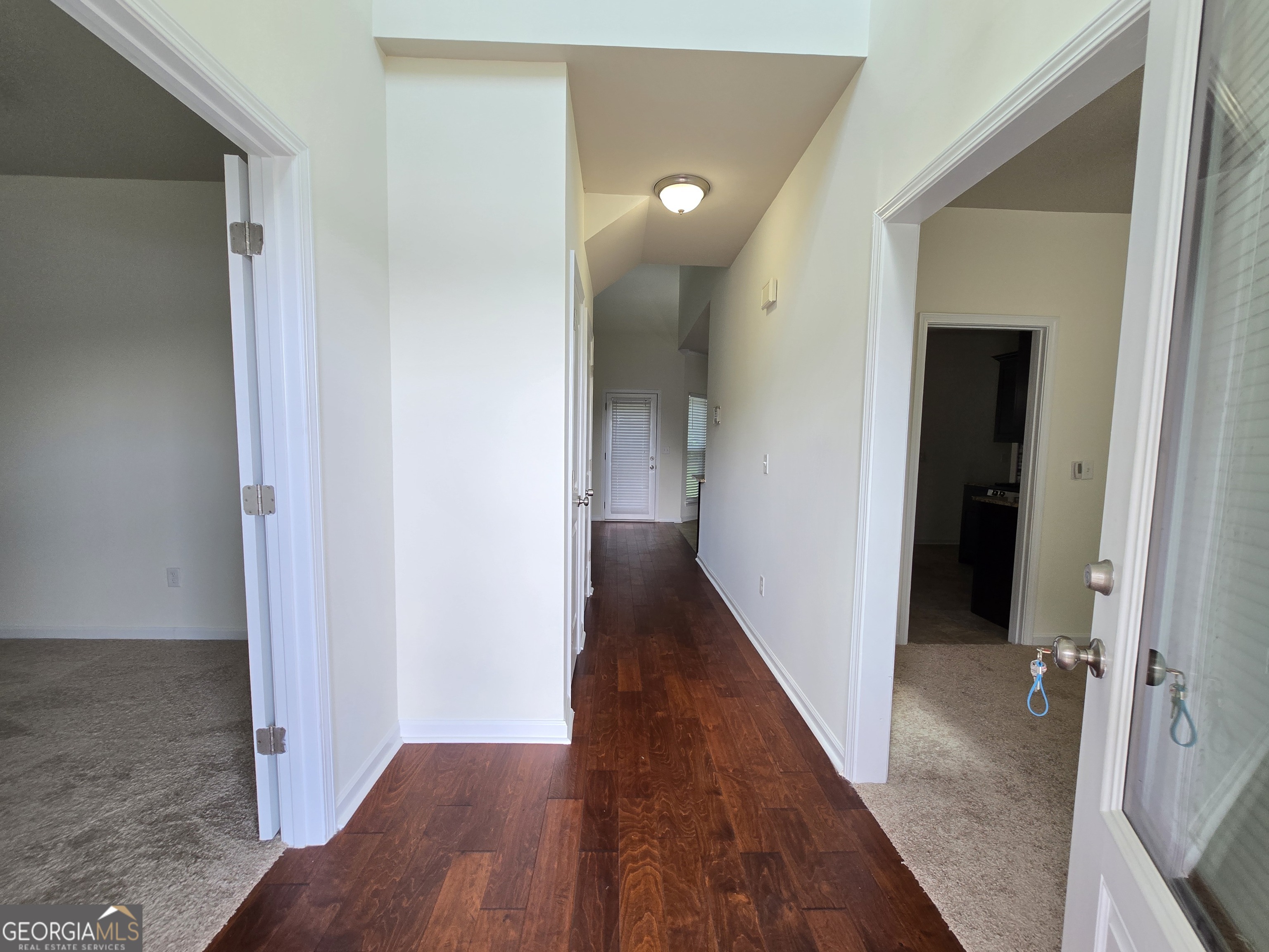 105 Boston Court Property Photo 5