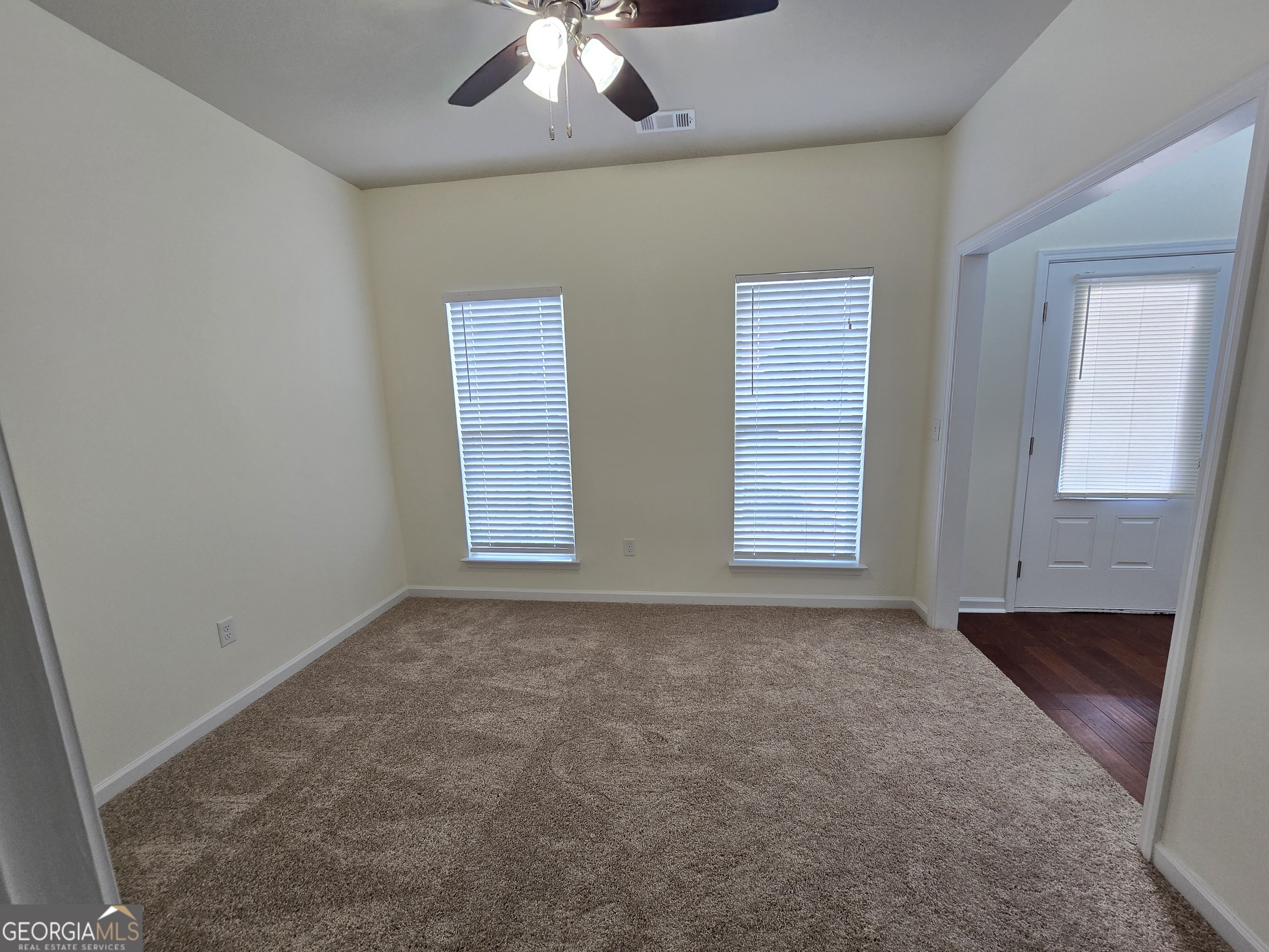 105 Boston Court Property Photo 6