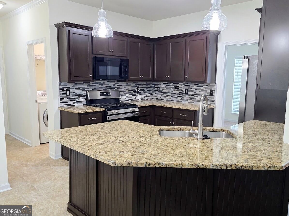 105 Boston Court Property Photo 7
