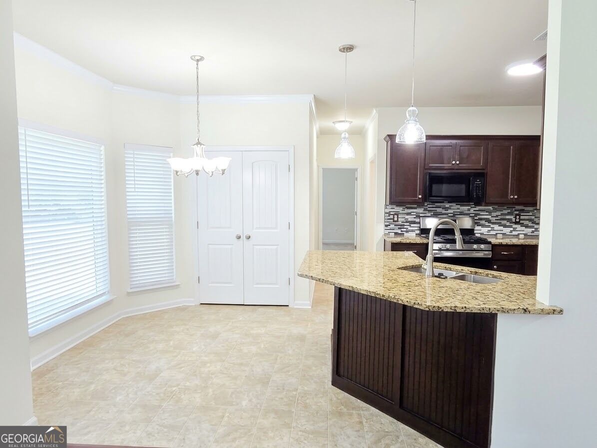 105 Boston Court Property Photo 9