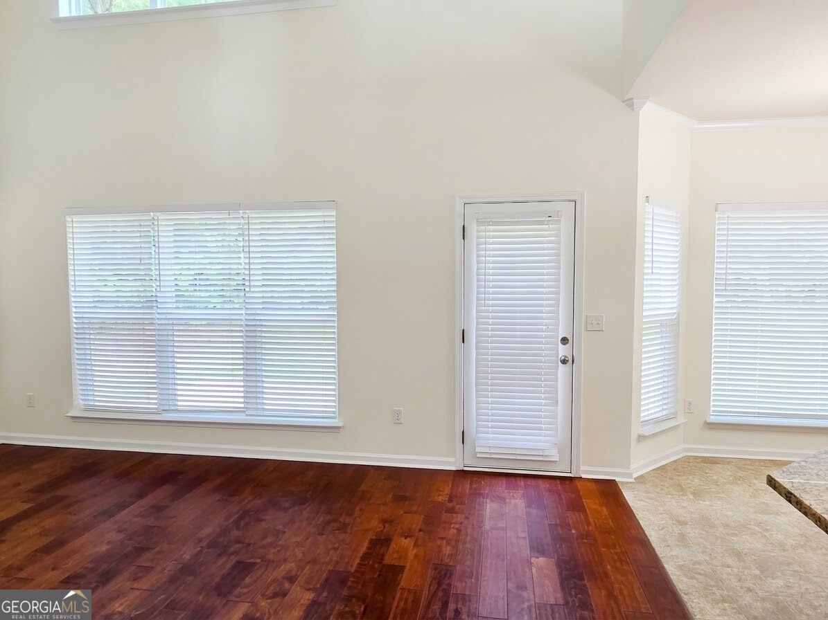 105 Boston Court Property Photo 12