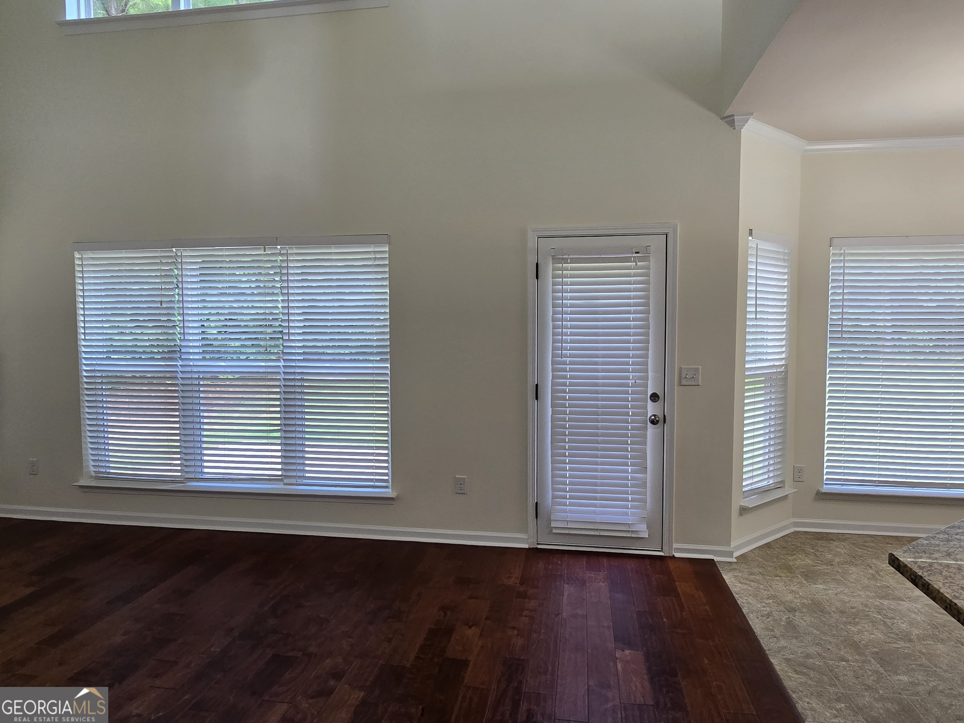 105 Boston Court Property Photo 13