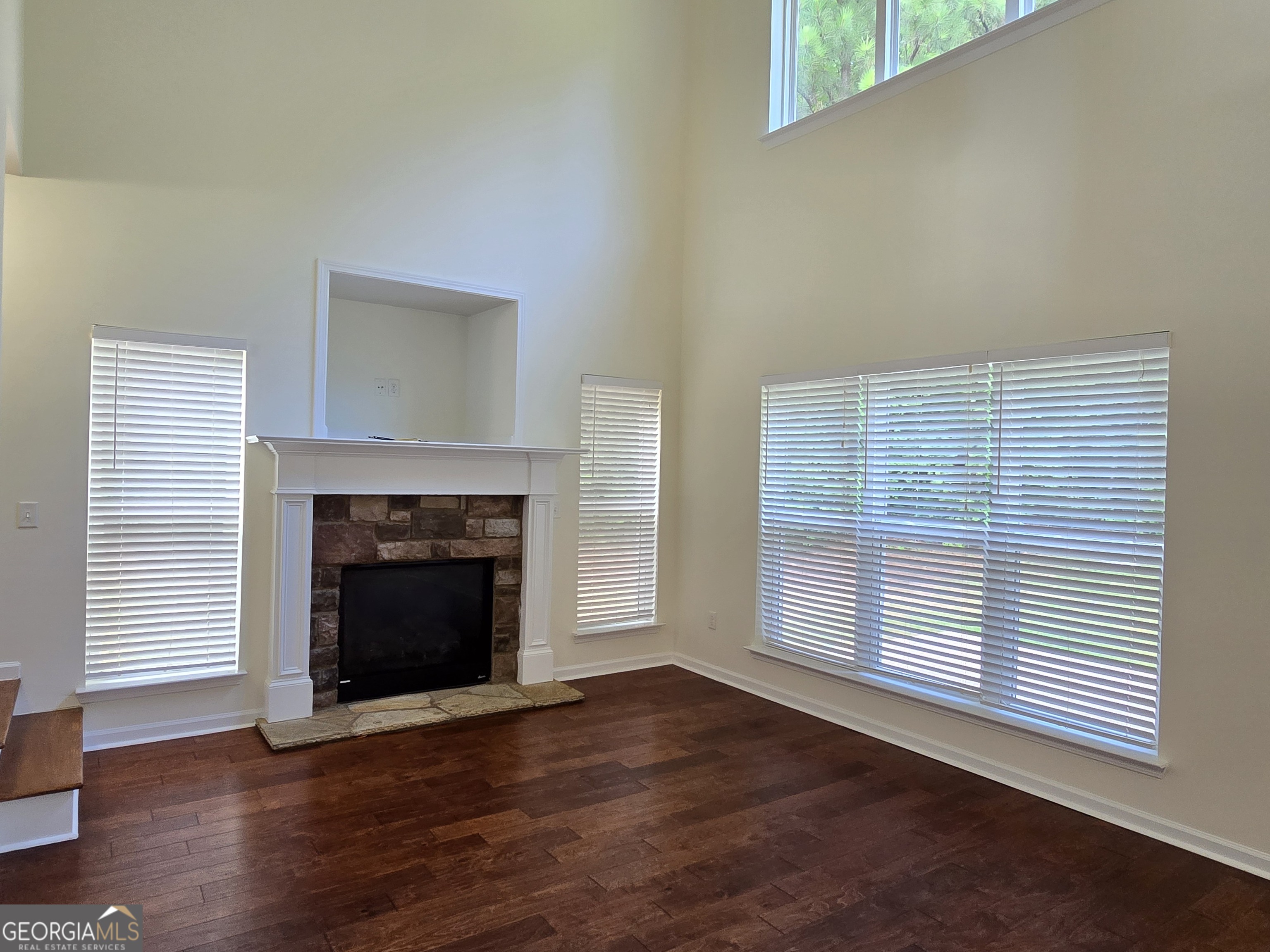105 Boston Court Property Photo 14