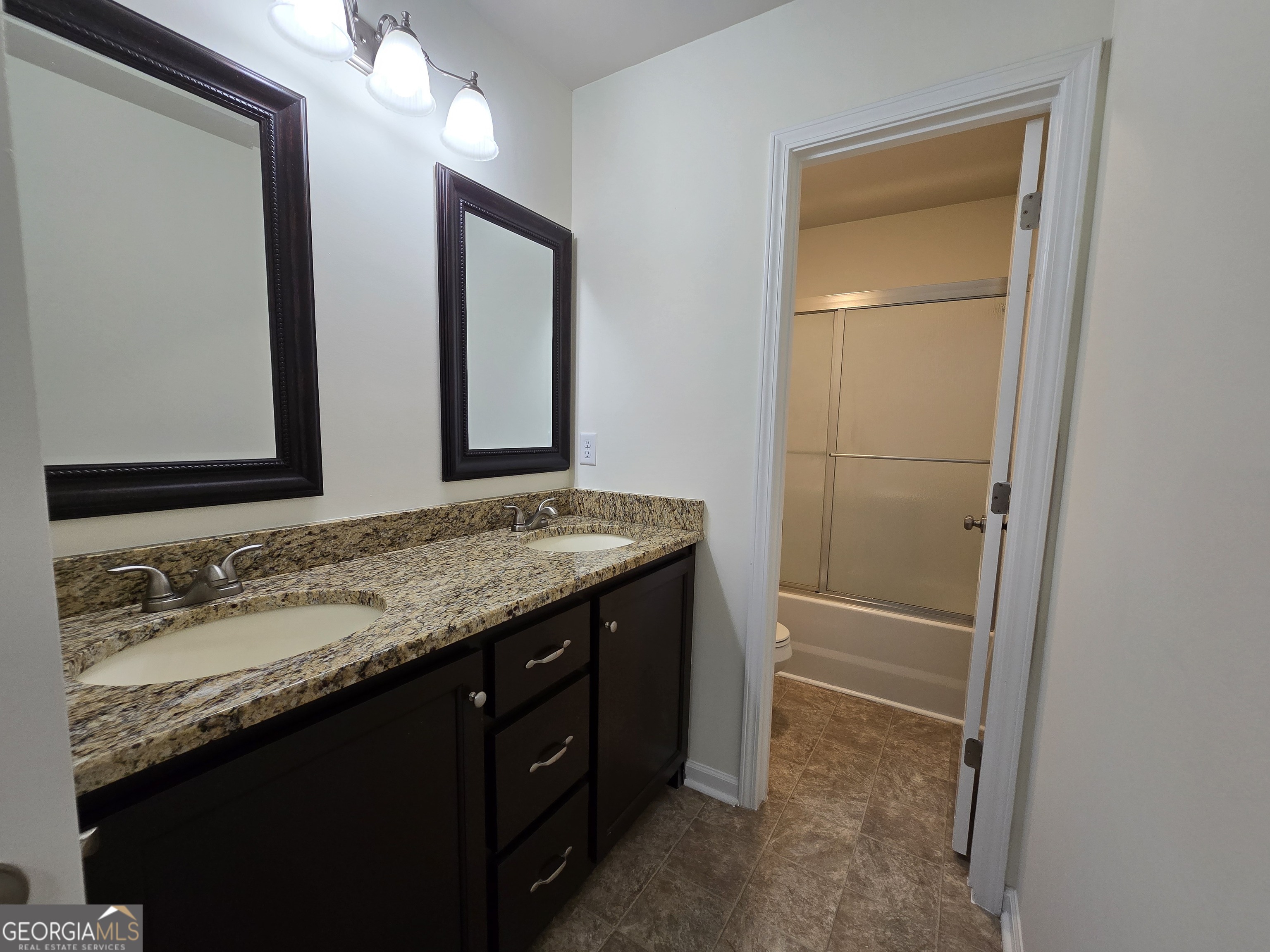 105 Boston Court Property Photo 17