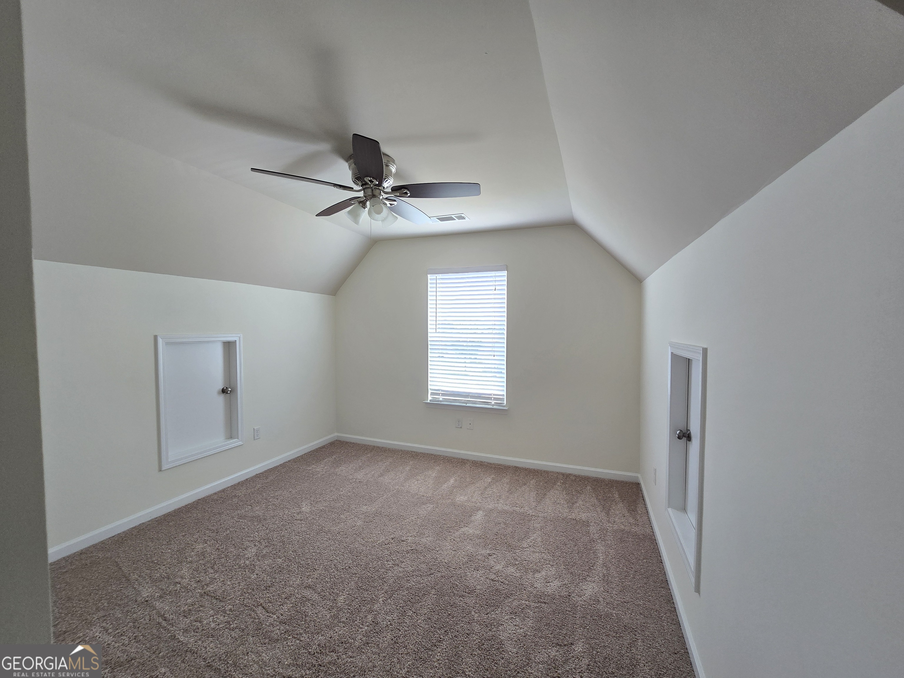 105 Boston Court Property Photo 18