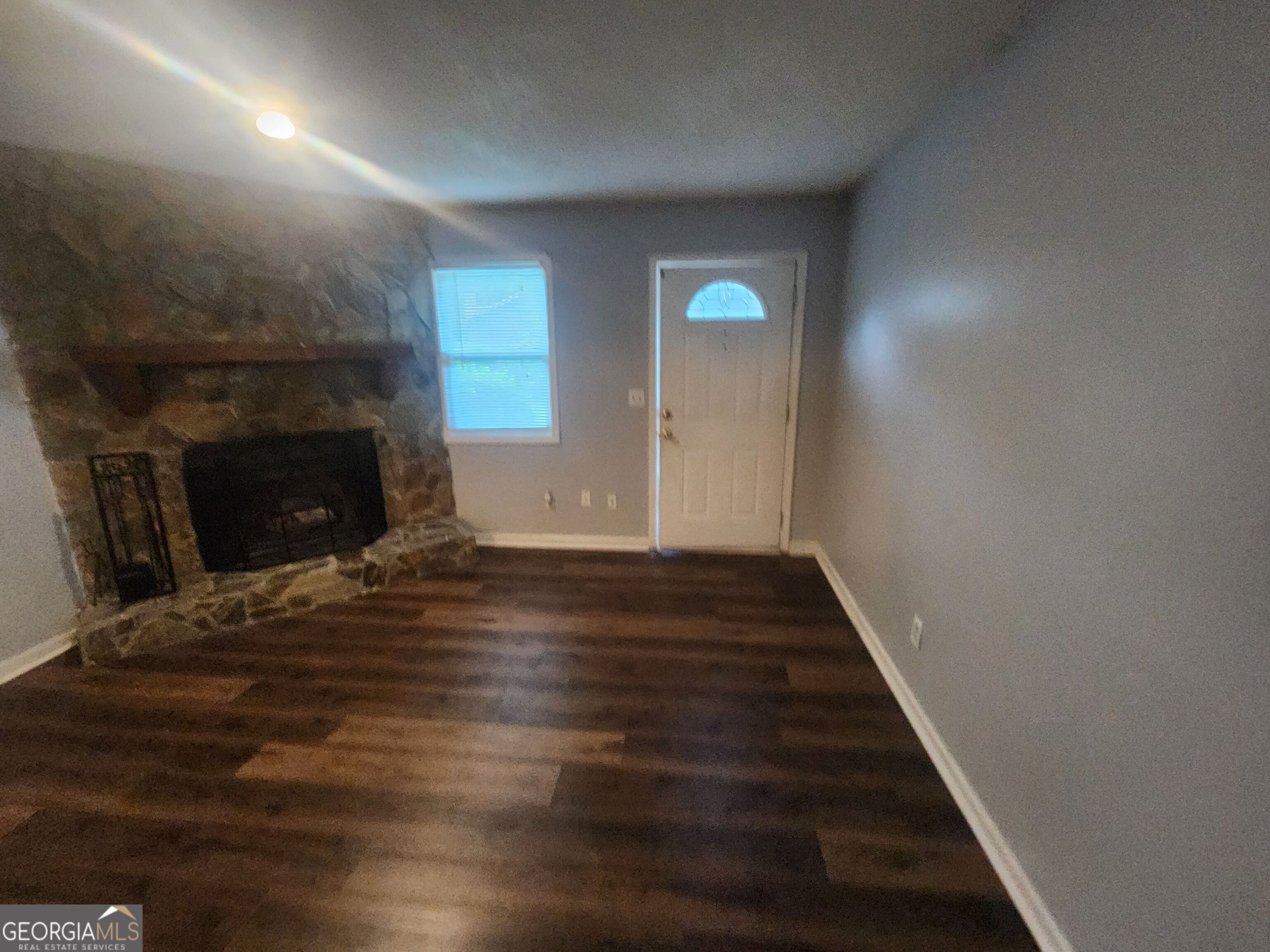4002 Hawthorne Circle # A Property Photo 5
