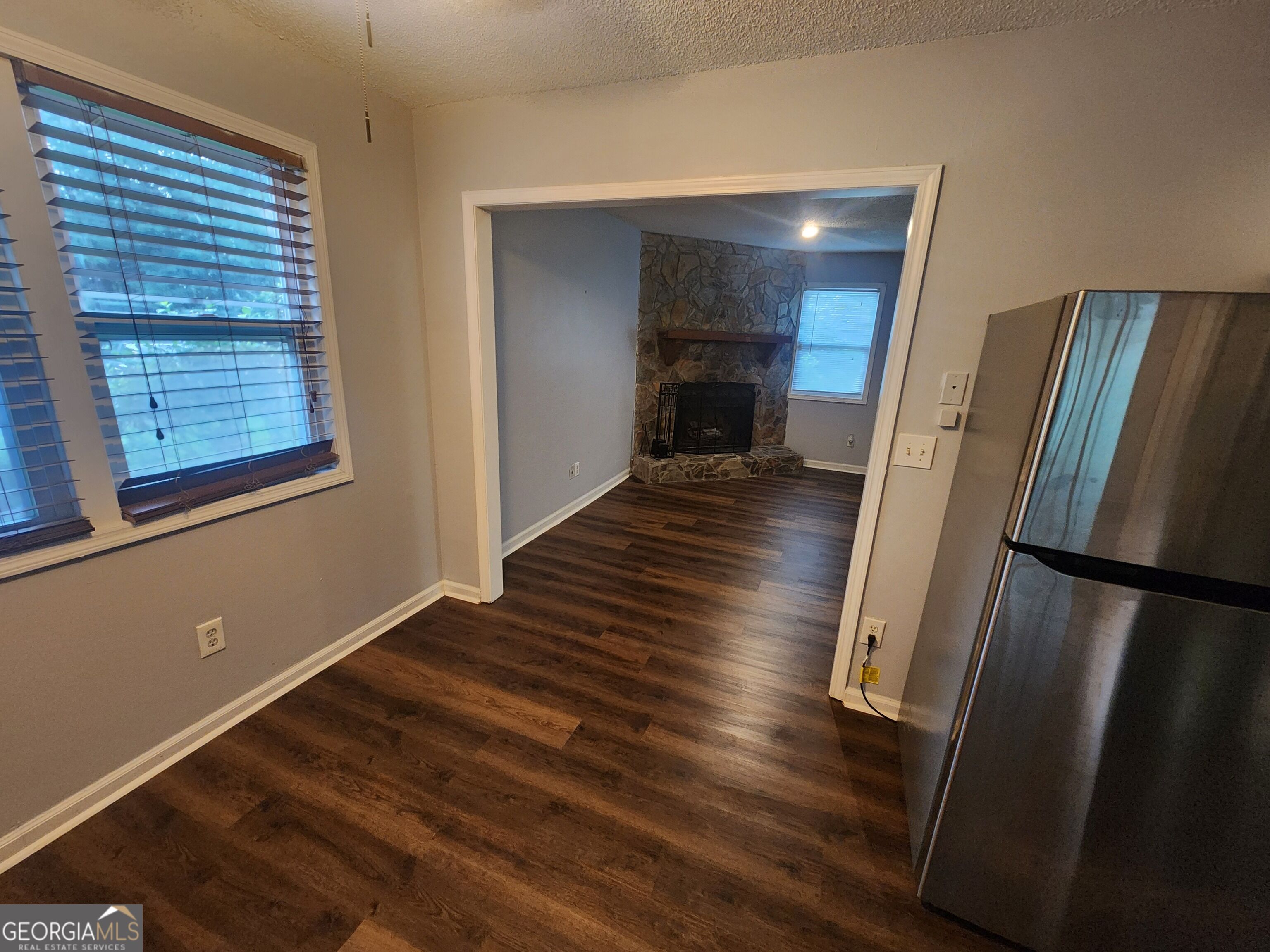4002 Hawthorne Circle # A Property Photo 6