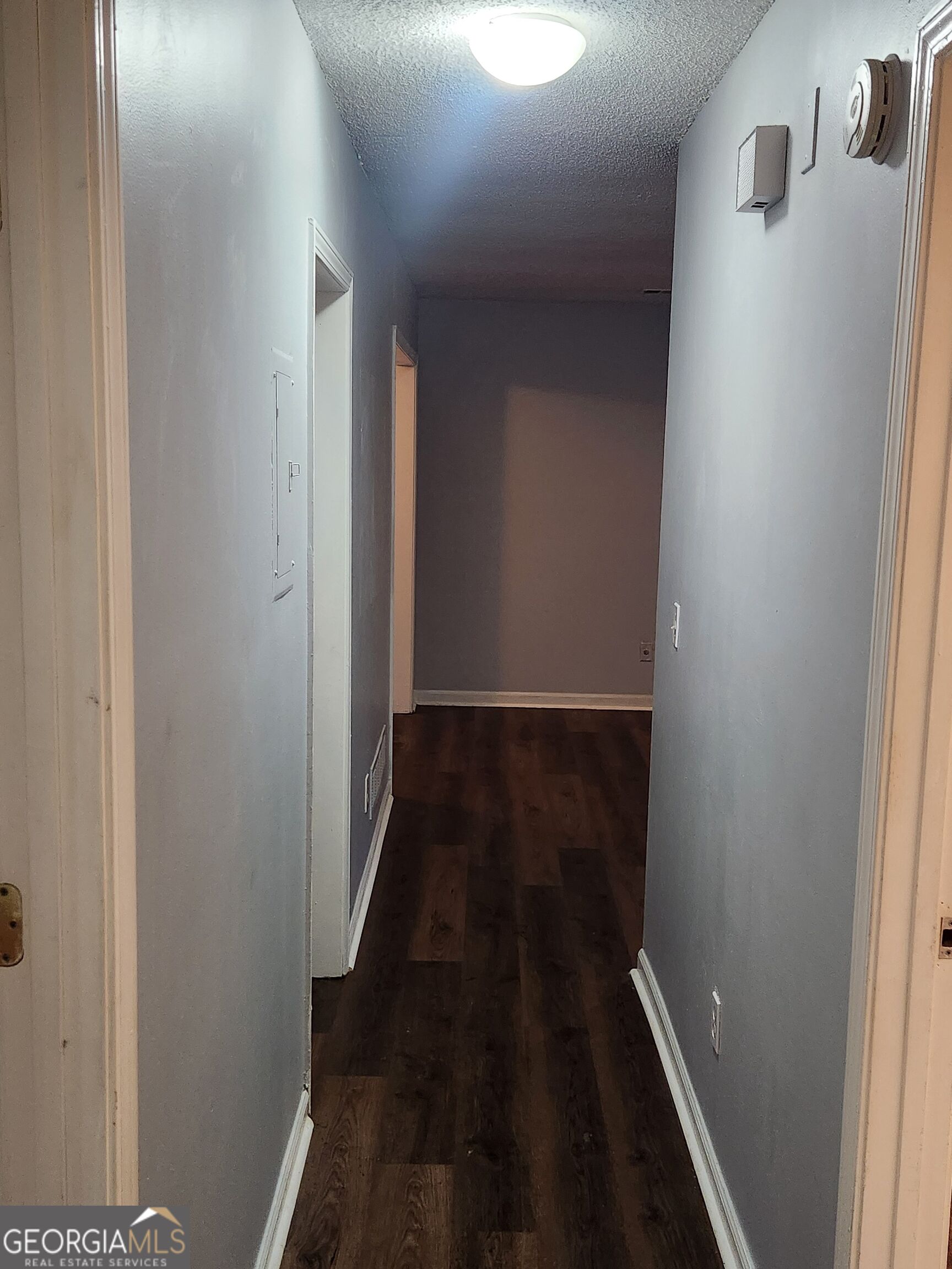 4002 Hawthorne Circle # A Property Photo 7