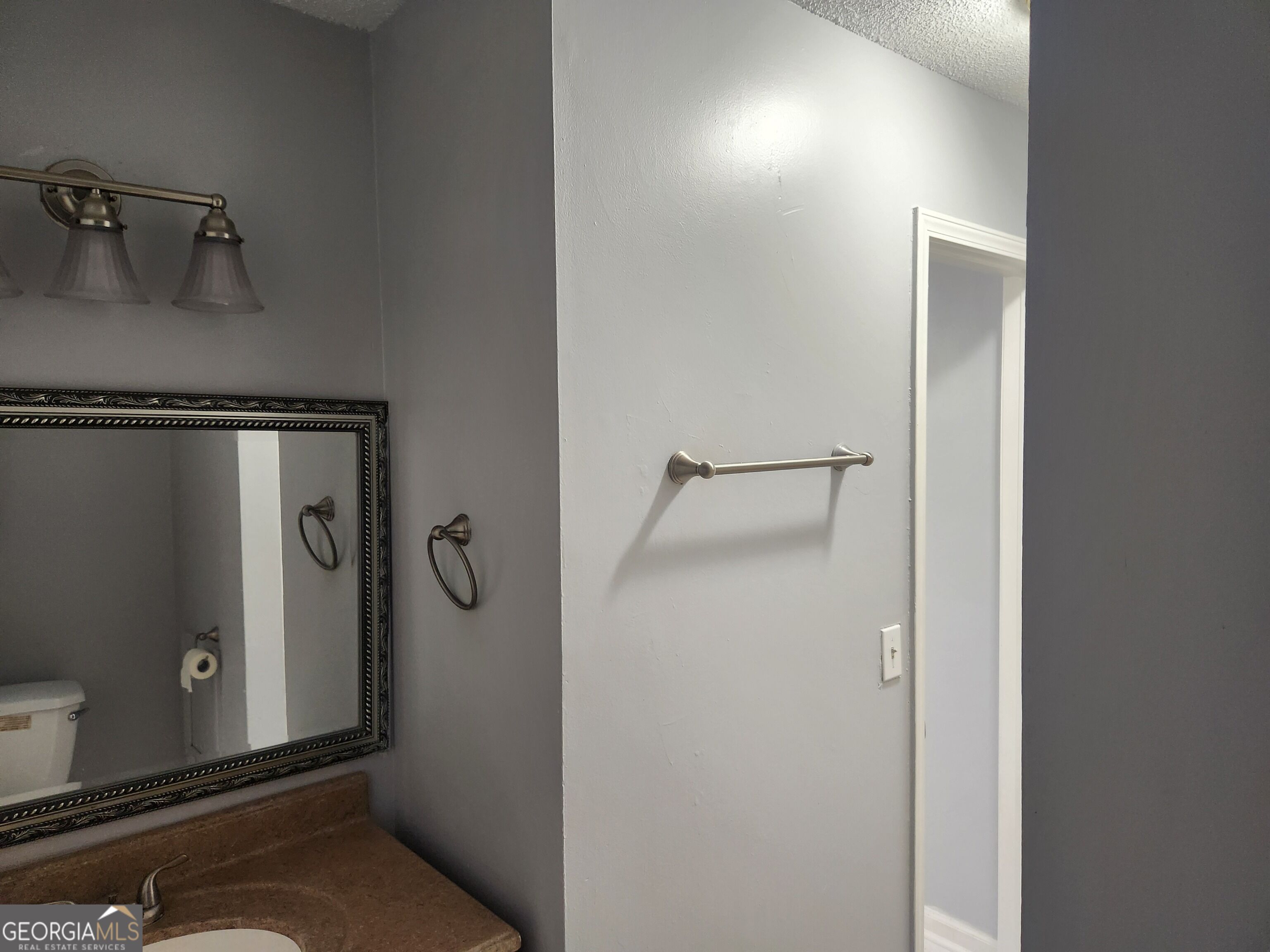 4002 Hawthorne Circle # A Property Photo 8