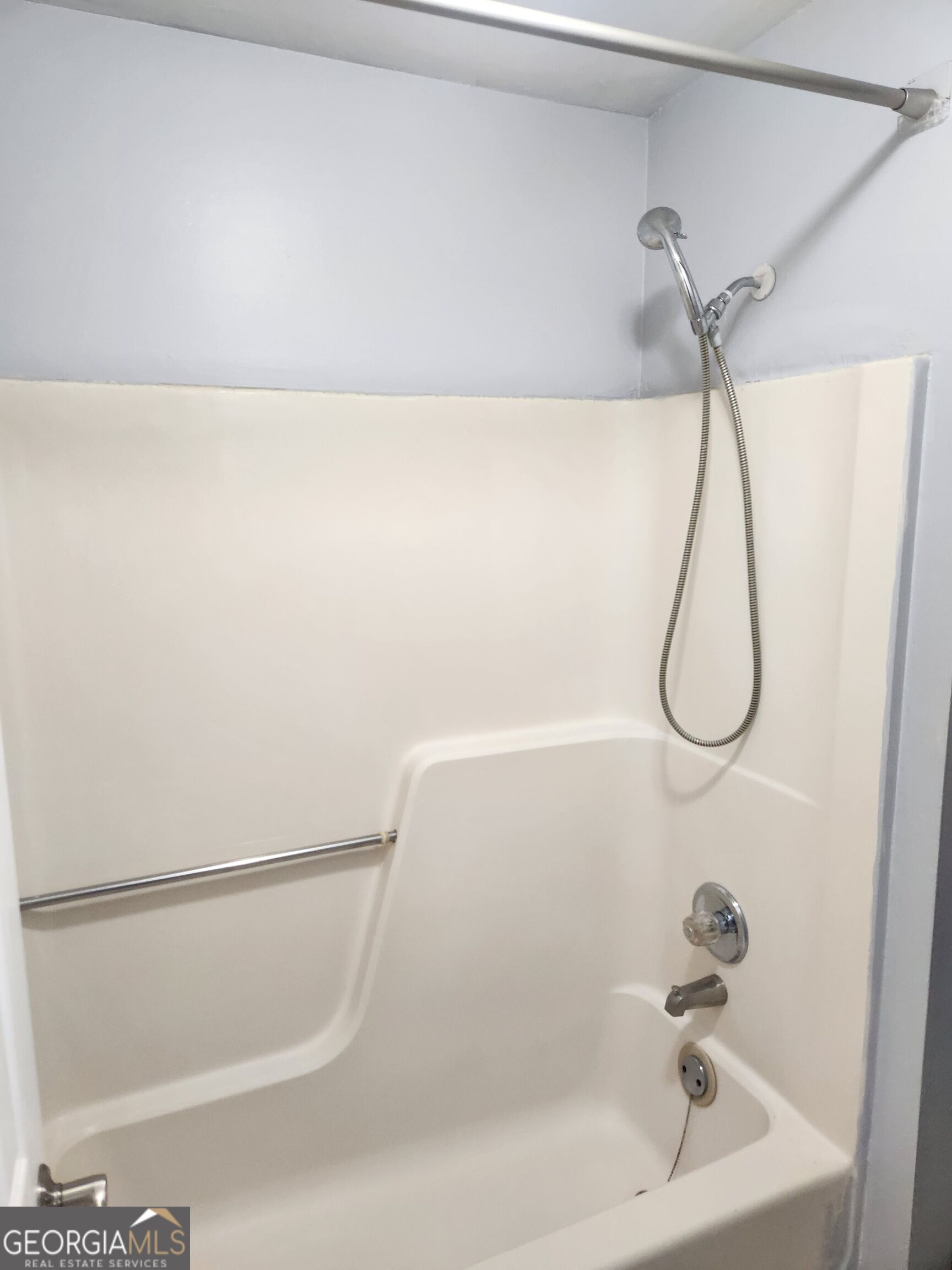 4002 Hawthorne Circle # A Property Photo 11