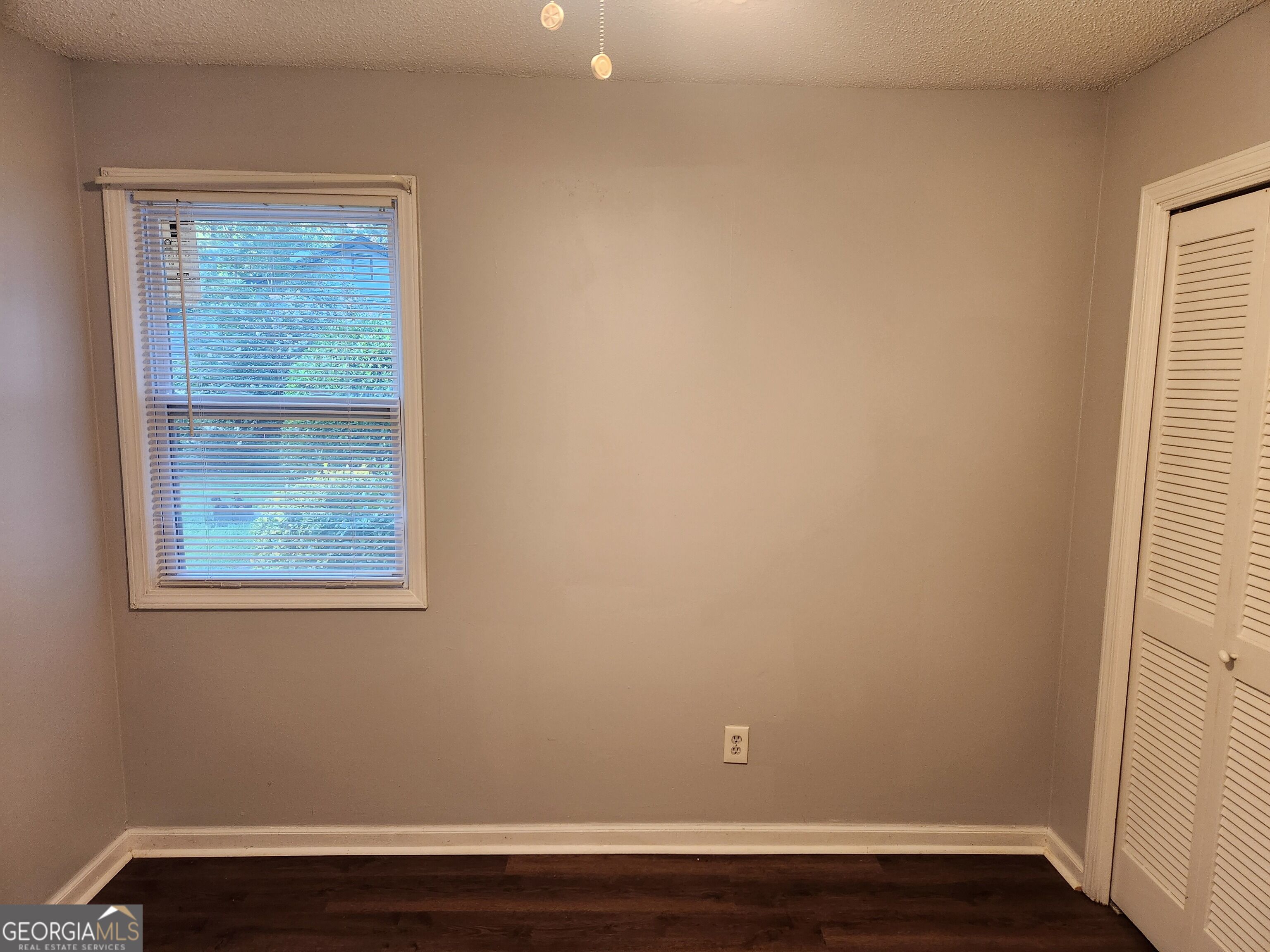 4002 Hawthorne Circle # A Property Photo 14