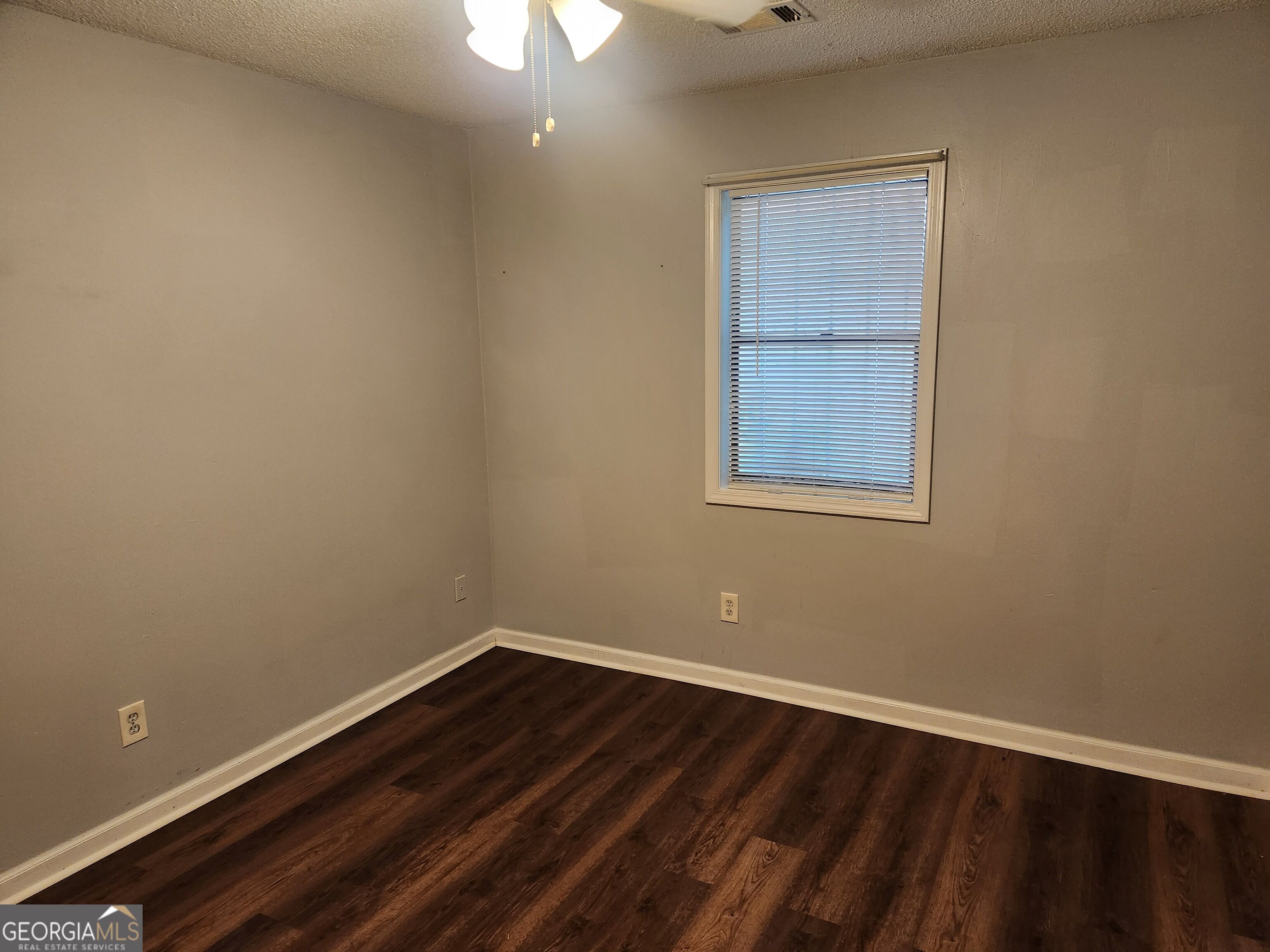 4002 Hawthorne Circle # A Property Photo 15