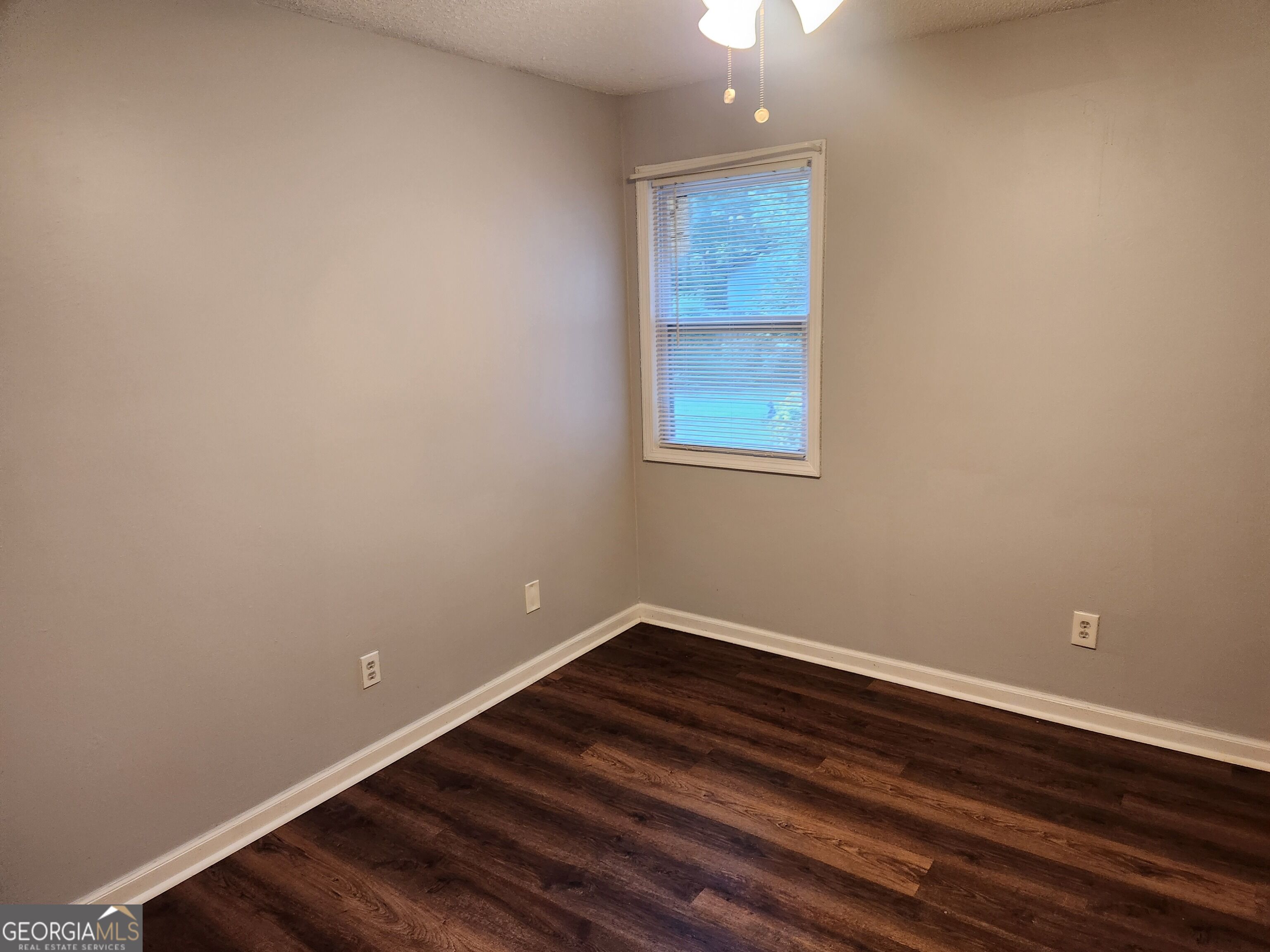 4002 Hawthorne Circle # A Property Photo 16