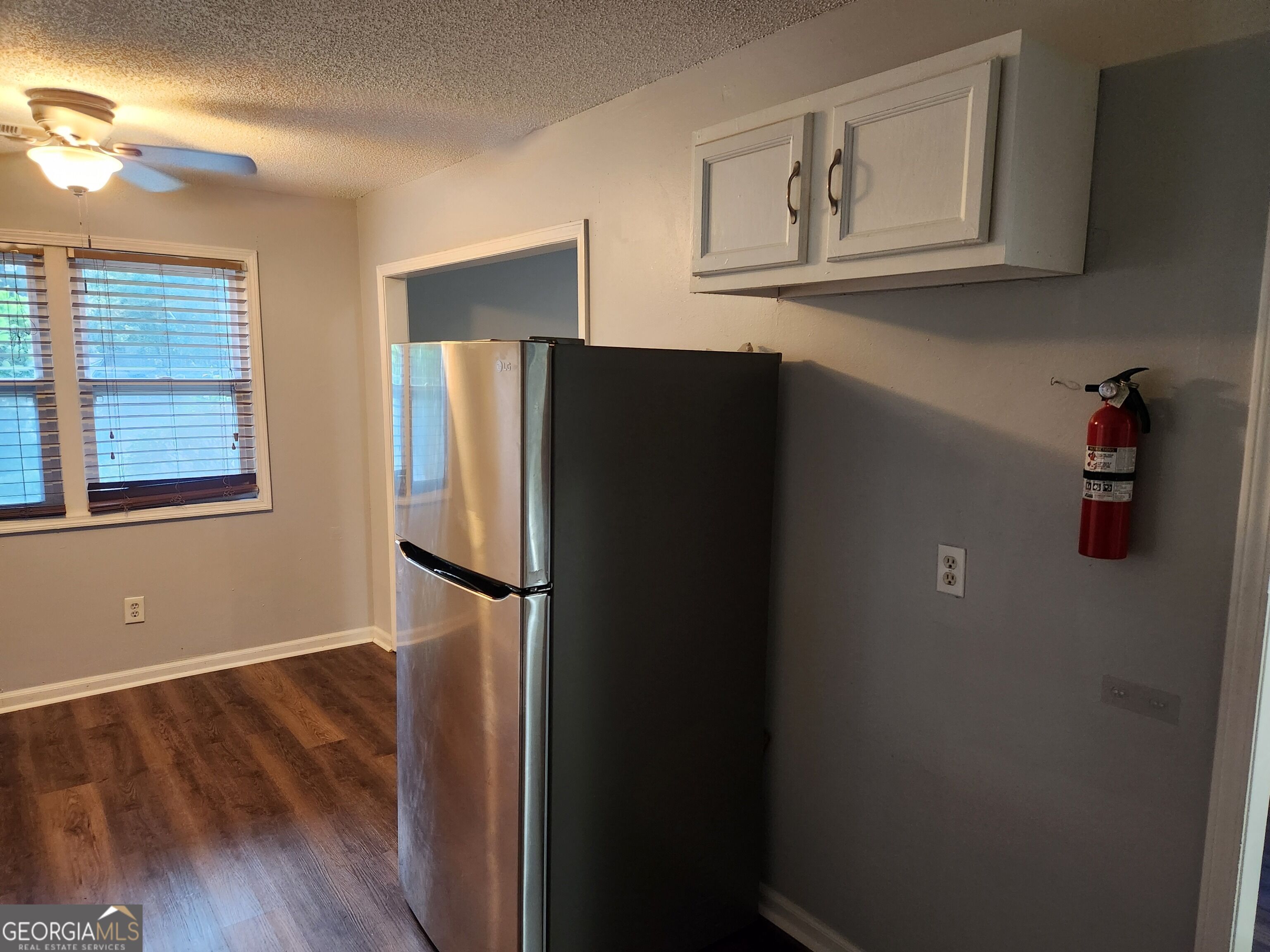 4002 Hawthorne Circle # A Property Photo 17